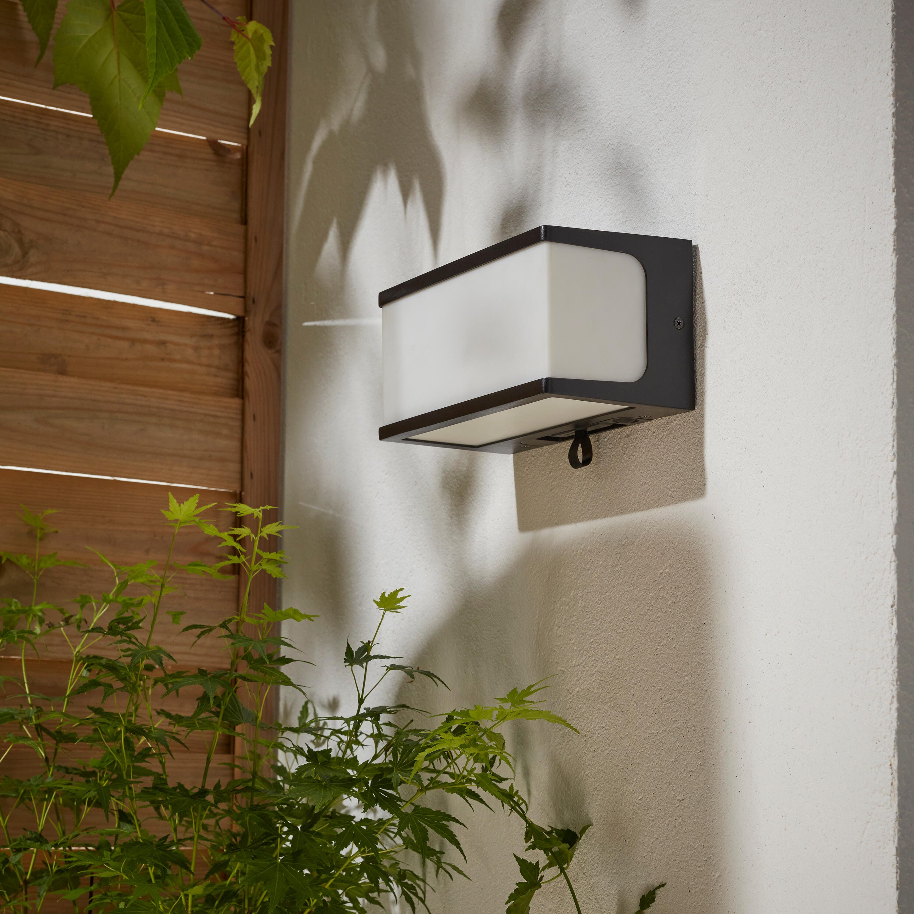 INSPIRE - lampa ścienna LED zewnętrzna TELIN - ściemnialna, solarna - 100/900 lm - 4000K - IP44 - pilot - antracyt