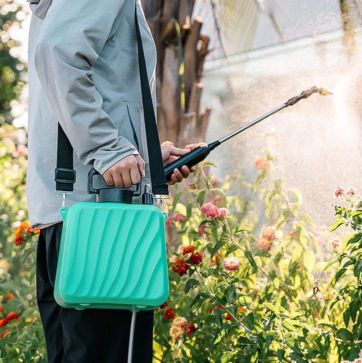 Spruzzatore elettrico da giardino da 5 litri, con 3 ugelli regolabili, tubo da 10 m e manico telescopico, spruzzatore ricaricabile tramite USB, bianco - 9