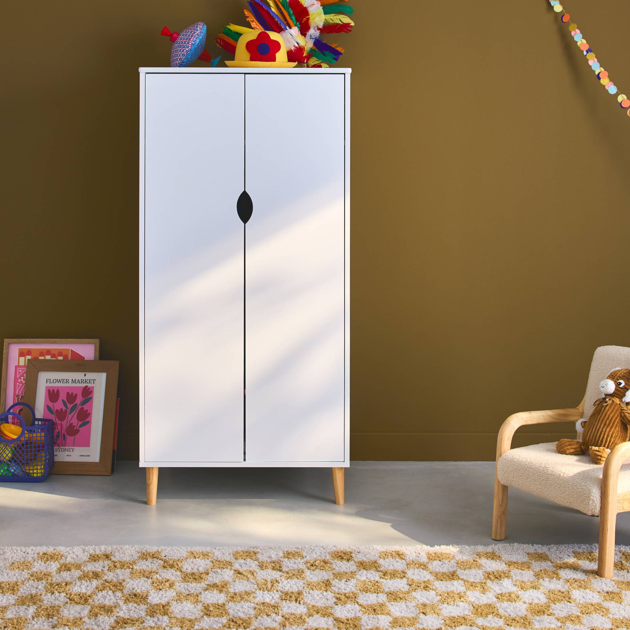 Dressing Enfant Blanc Sweeek - Armoire Avec Penderie Et 2 Étagères - Pieds En Pin - Kit Anti-Basculement