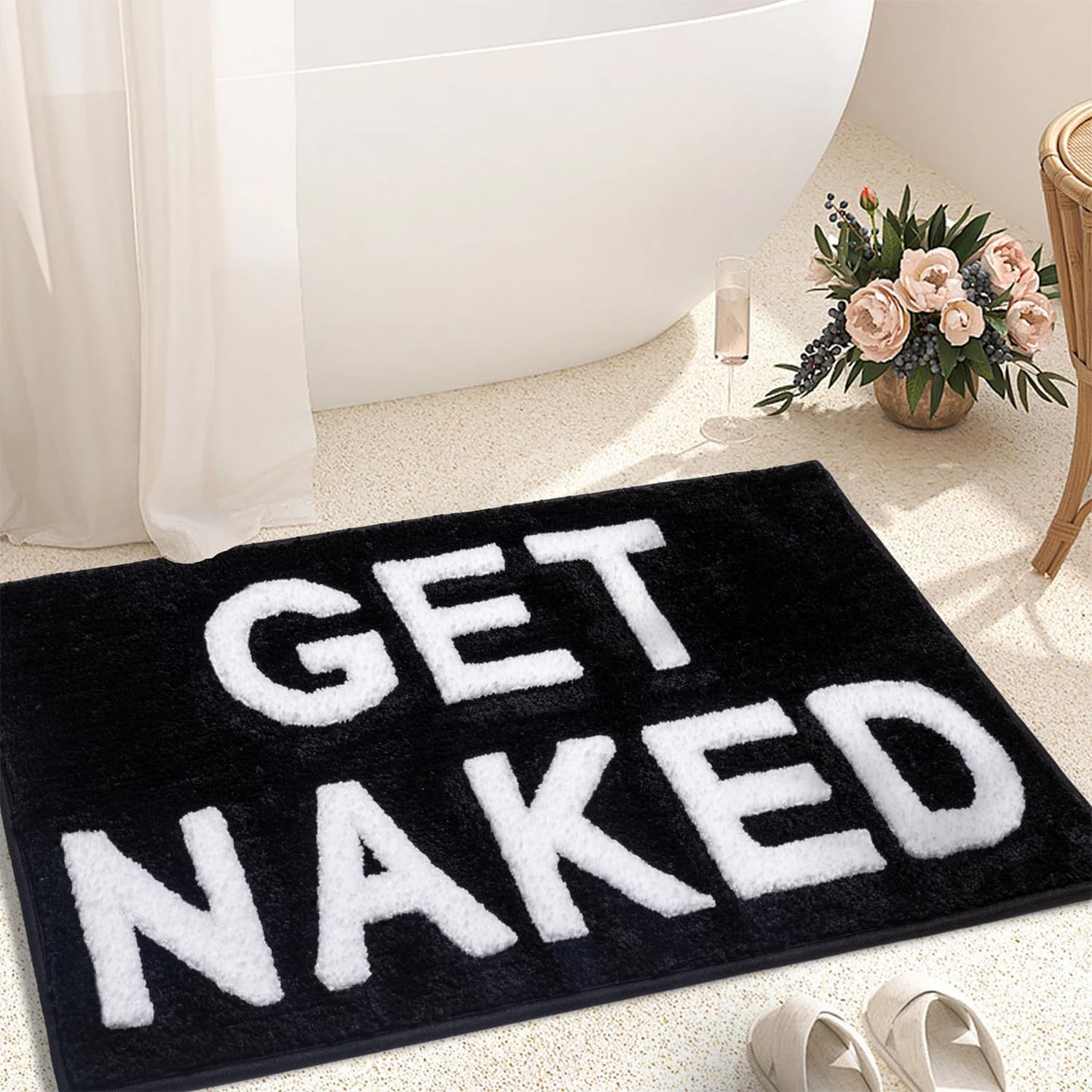 Mata łazienkowa Get Naked 50 x 80 cm, ładna, antypoślizgowa i chłonna, do łazienki i pod prysznic, ciekawa dekoracja łazienki