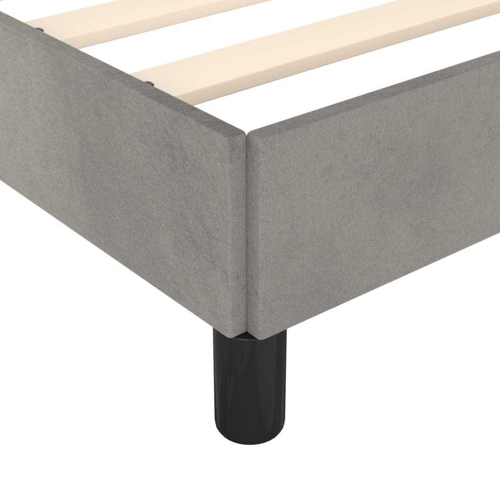 Cadre de lit sans matelas gris clair 100 x 200 cm en velours - 8