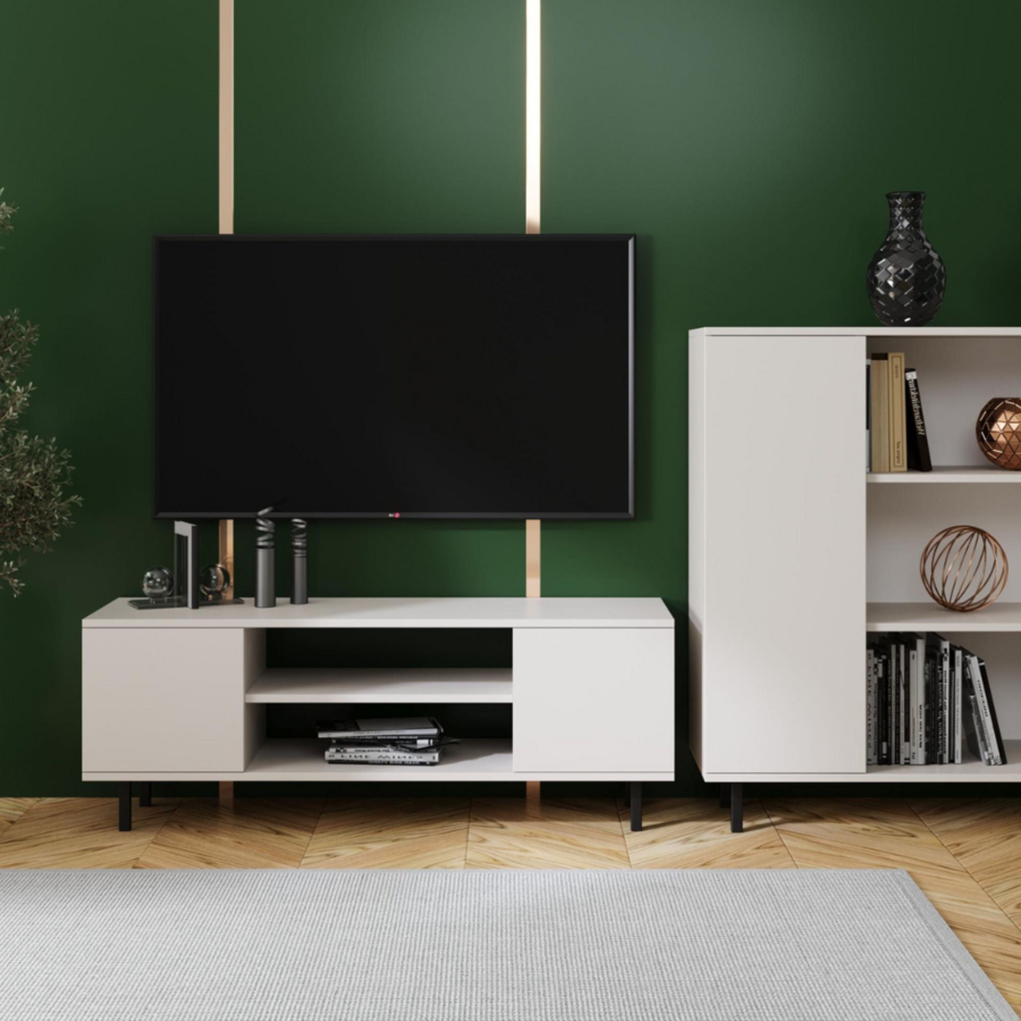 Szafka RTV 155 cm w kolorze kaszmir – Styl skandynawski, środkowa półka, szafki z zamkiem i czarne nóżki, 155x40x48 cm