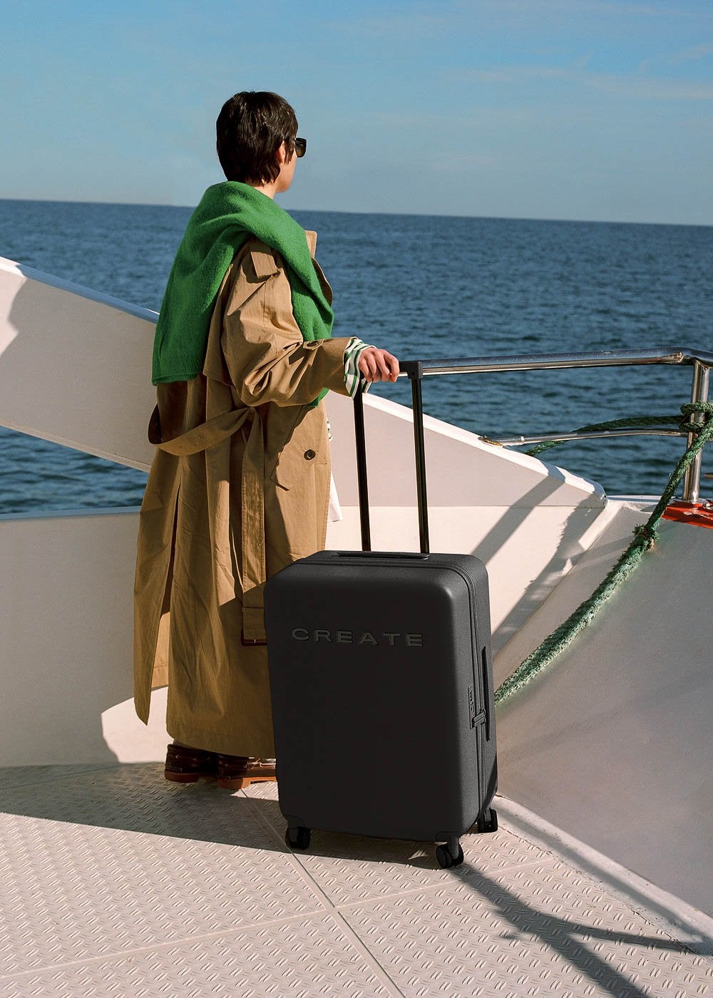 CREATE - LUGGAGE STUDIO - Sztywna walizka z poliwęglanu z zamkiem TSA i wielokierunkowymi kółkami - Noir