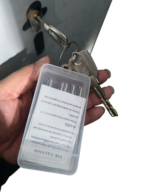 Porta Blindada 2050x960x100mm Normal Lock Esquerda TH513B-L | Leroy Merlin