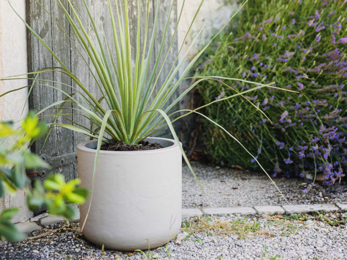 Pot de fleur rond EDA Volcania Up beige calcaire imitation pierre 40 cm 32,5 L - 3