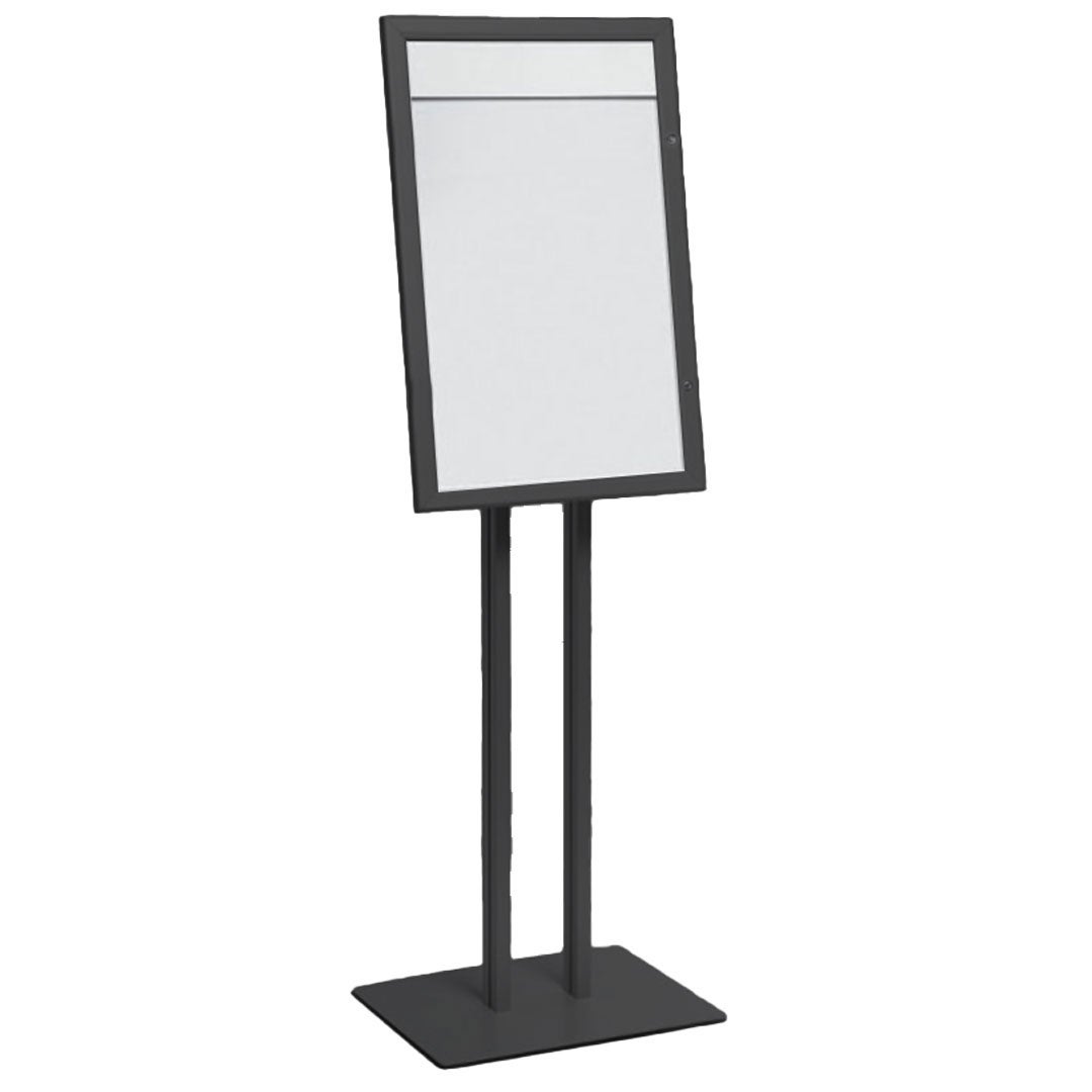 Danieli store | tablón de anuncios para exterior negro | expositor atril porta menú, puerta abatible y cerradura | tablón para suelo tamaño 4xa4