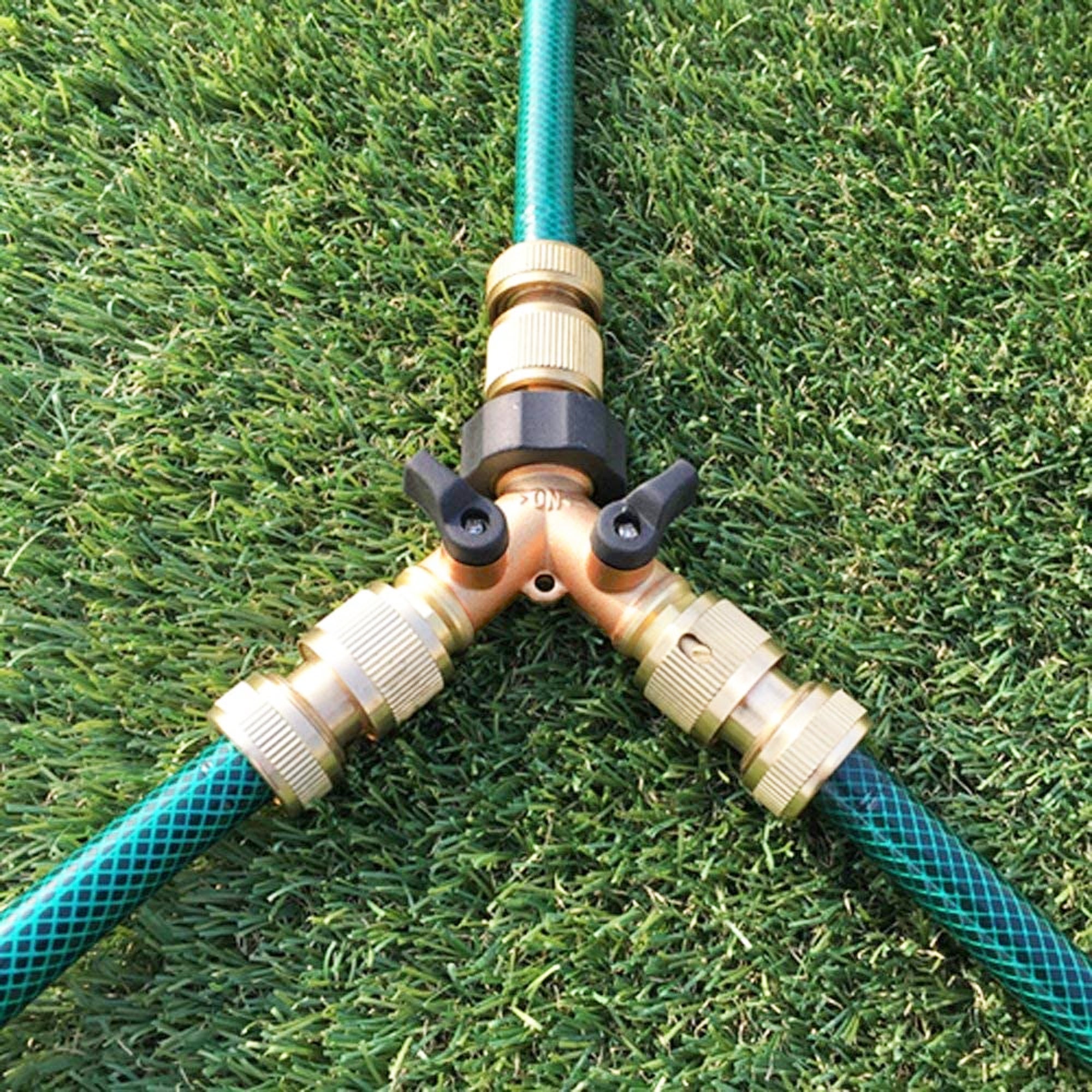 Raccordo doppio per rubinetto da giardino con valvole, Attacco doppio maschio, Raccordo d'innaffiatura a Y, 2 vie, Ideale per il tubo da giardino - 2