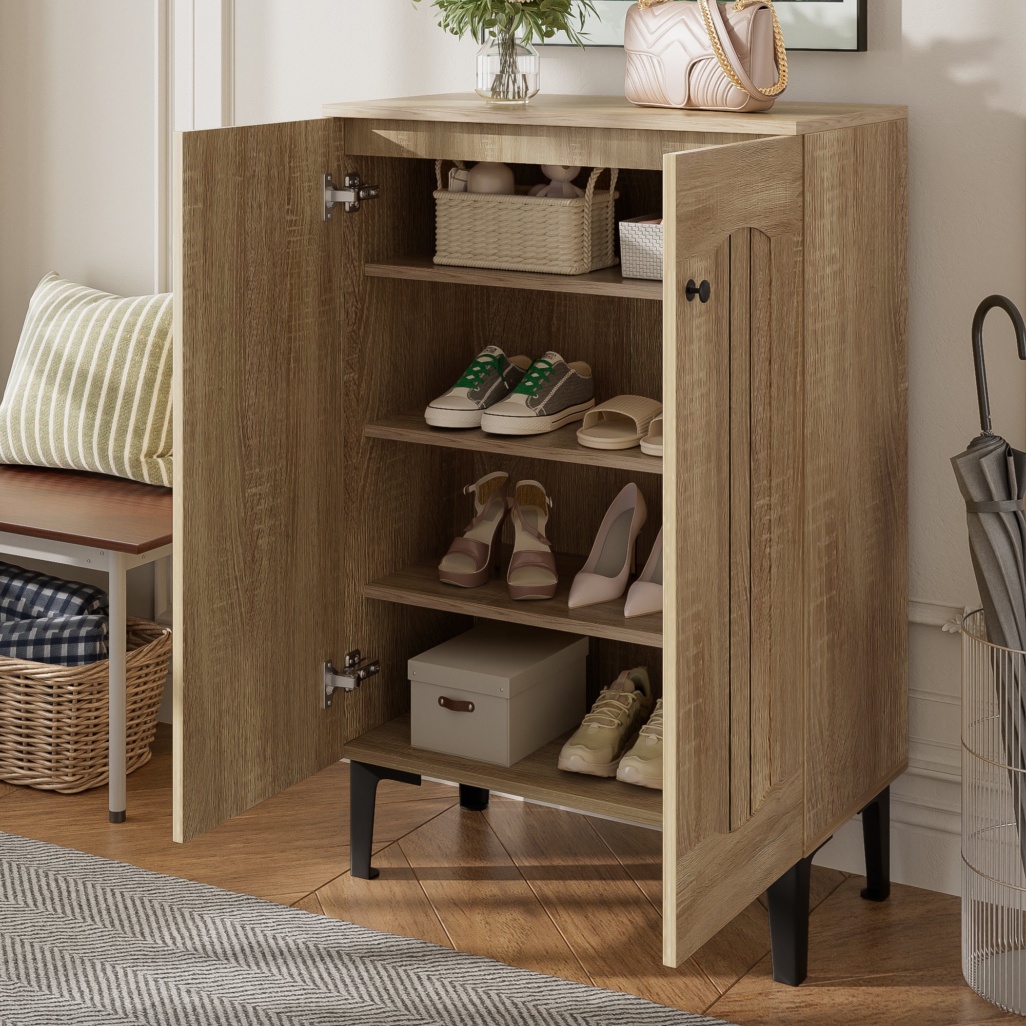 Sapateira com 2 portas e prateleiras - 60 x 34,5 x 95 cm - Aglomerado e pés em PVC - Cor madeira - 8