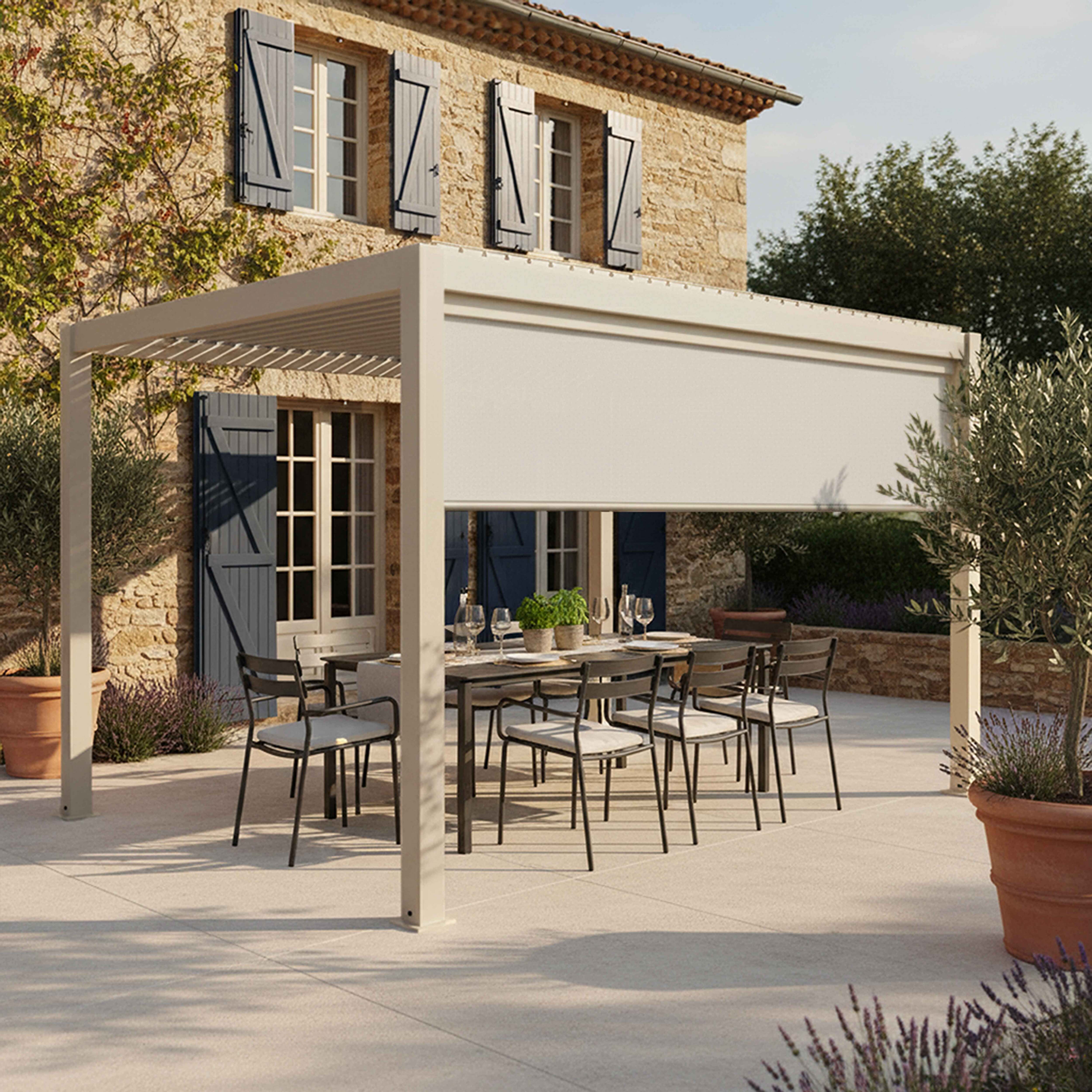 Pergola bioclimatique autoportée 3x4 m et 1 store bois crème ( 1 store 3,73 x 2,34 m ) Athenes- Oviala - 3