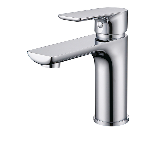 Chromowana bateria umywalkowa. Bateria łazienkowa, ciepła i zimna woda, mieszacz jednouchwytowy.