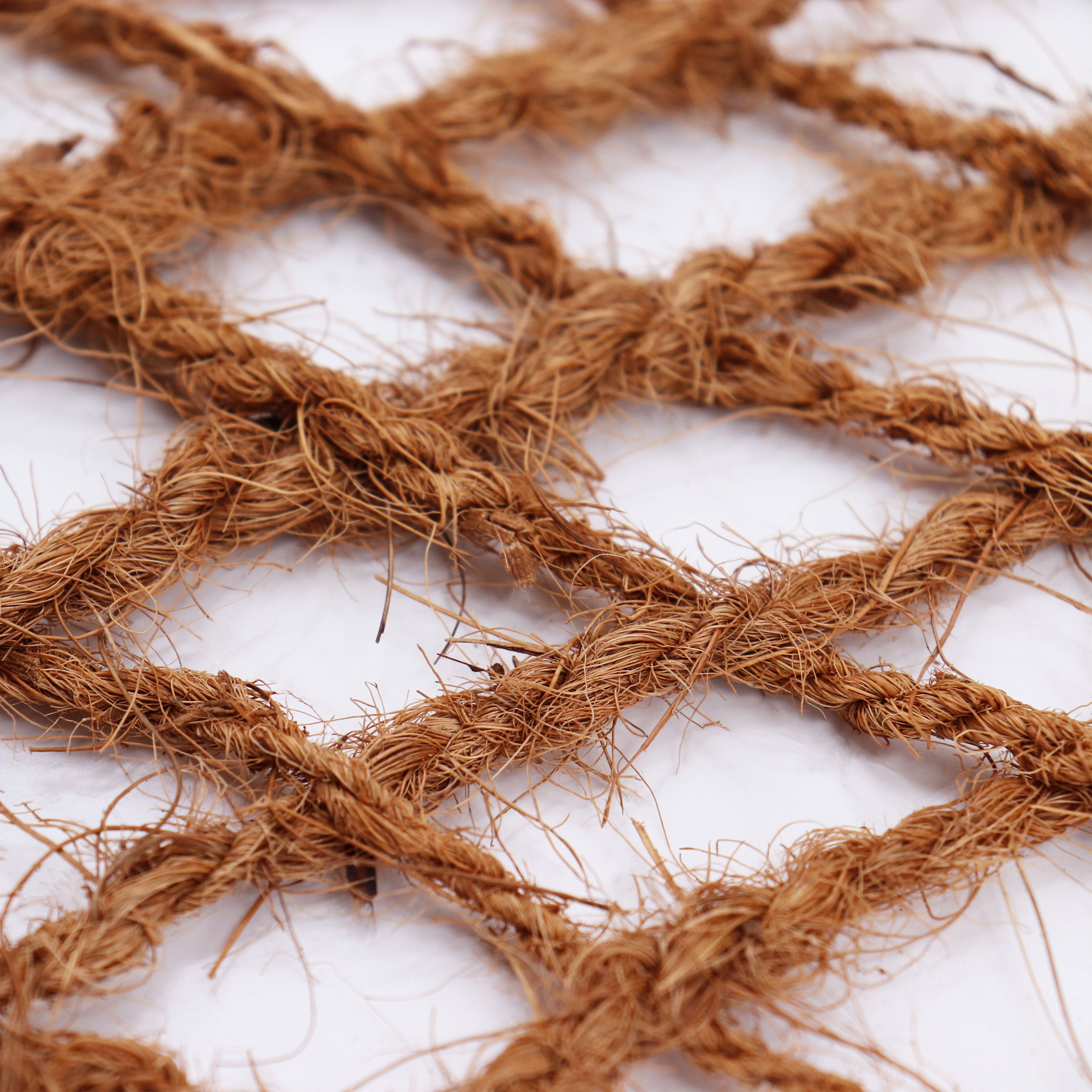 Siatka antyerozyjna 75 m, szerokość 1 m, wyściółka do oczka wodnego, mata z włókna kokosowego 450 g