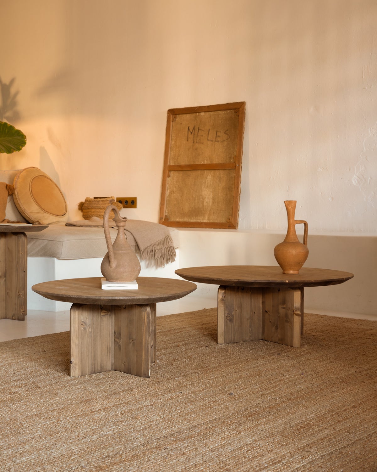 BLOOM Tavolino basso rotondo in legno massello in tono rovere