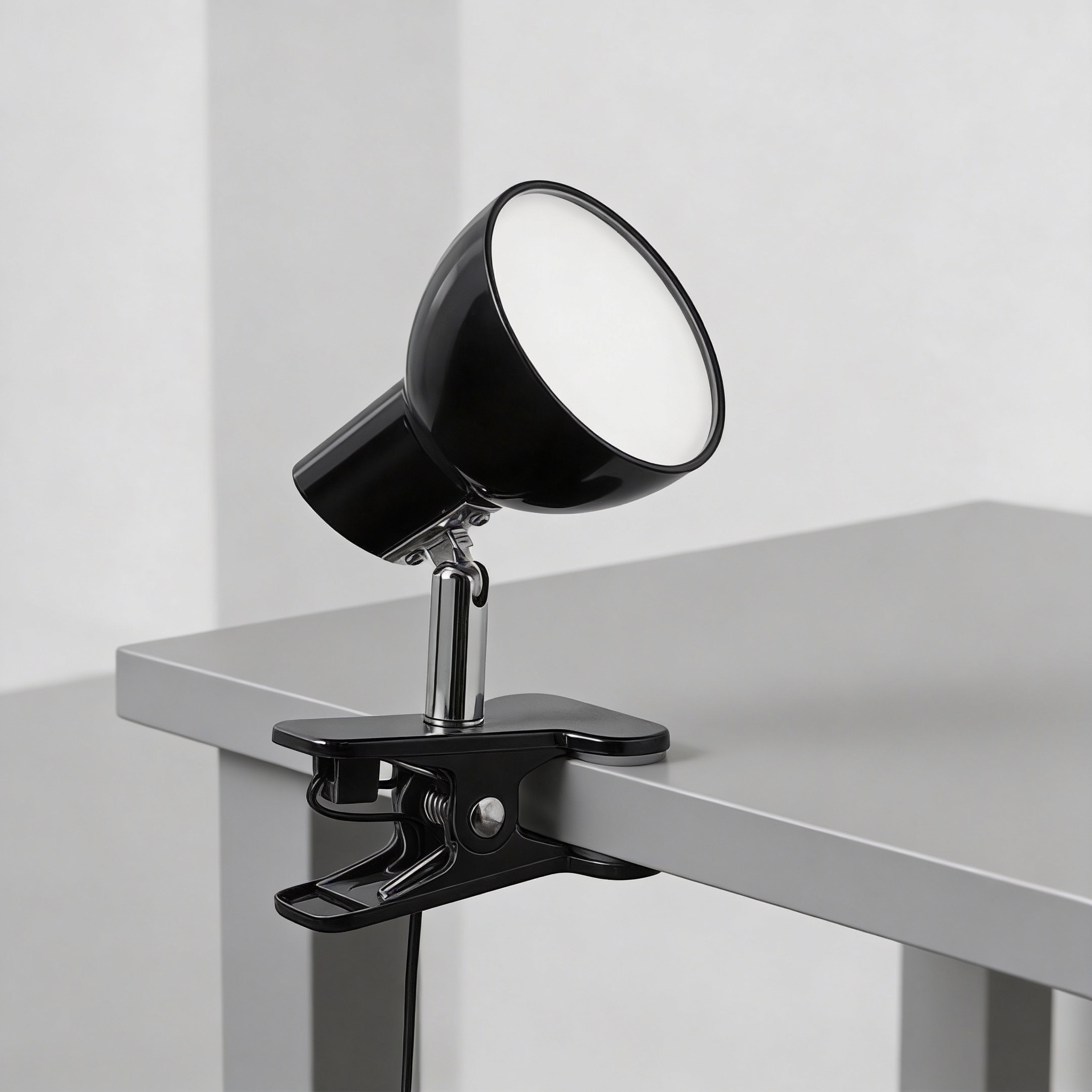Lampe de table LED Clamp 5W 3000K Noir Métal IP20 NOAH | Leroy Merlin