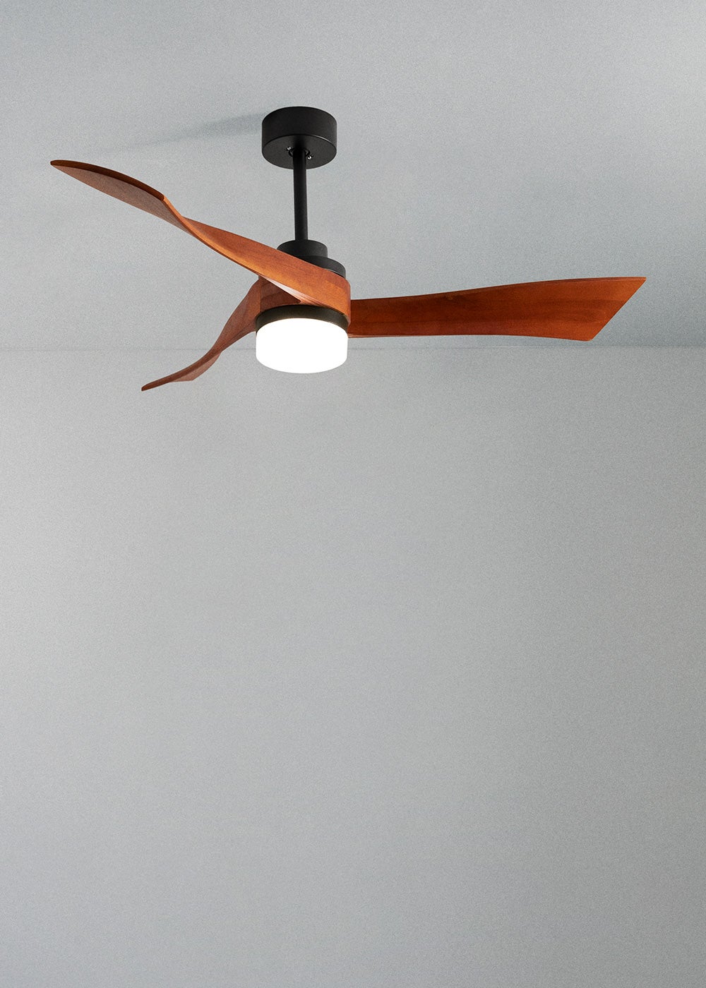 Ventilatore Da Soffitto, Eco Interior WE-NT, 142cm, Pale In Legno Naturale Bianco Motore Dc Design Casafan 4024397377084