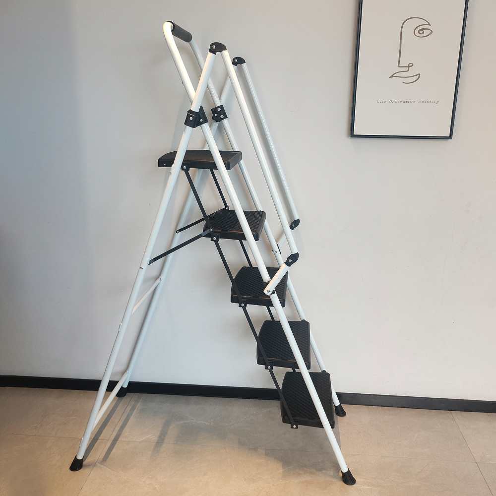 Escabeau pliant 5 marches acier blanc, pédales larges antidérapantes, poignée sécurité, portable 150 kg - 4