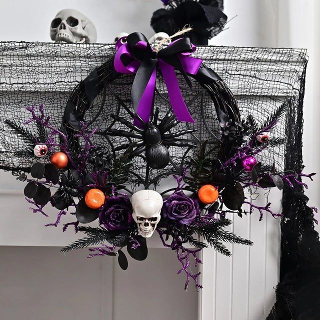 Corona morada de Halloween, corona artificial de Halloween, ideal para fiestas, bares, restaurantes, clubes y jardines, 45 x 50 cm.