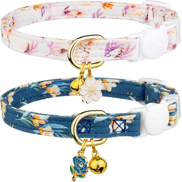 2-pack de algodão gato coleiras, com branco e azul flor pendants, fofo coleira para gato com guizo, ideal para feminino gatos e masculino gatos