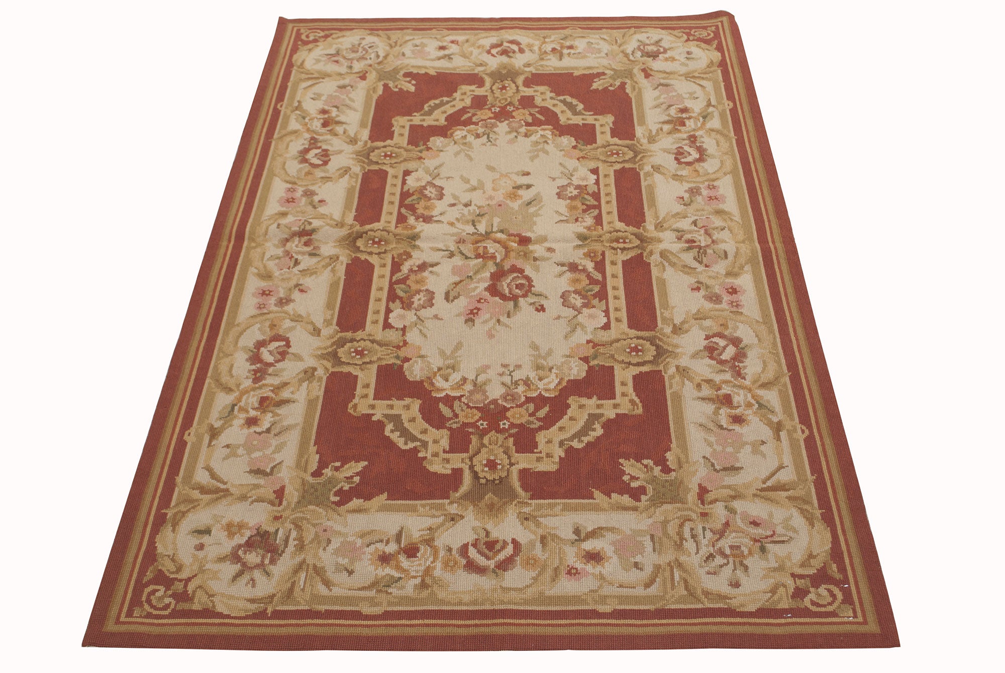 Haft krzyżykowy Aubusson, klasyczny kwiatowy wzór z Francji – 152x91 cm