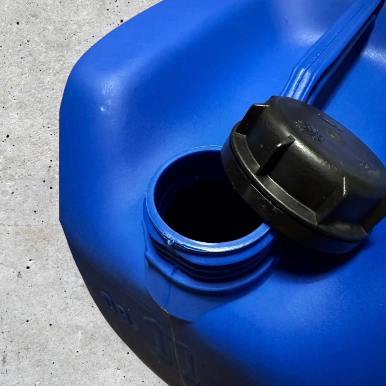 4x Bidon Jerrican Plastique 20 L litres Bleu Bouchon DIN 61 Liquides Alimentaires et Chimiques Ergonomique Empilable Réutilisable - 3