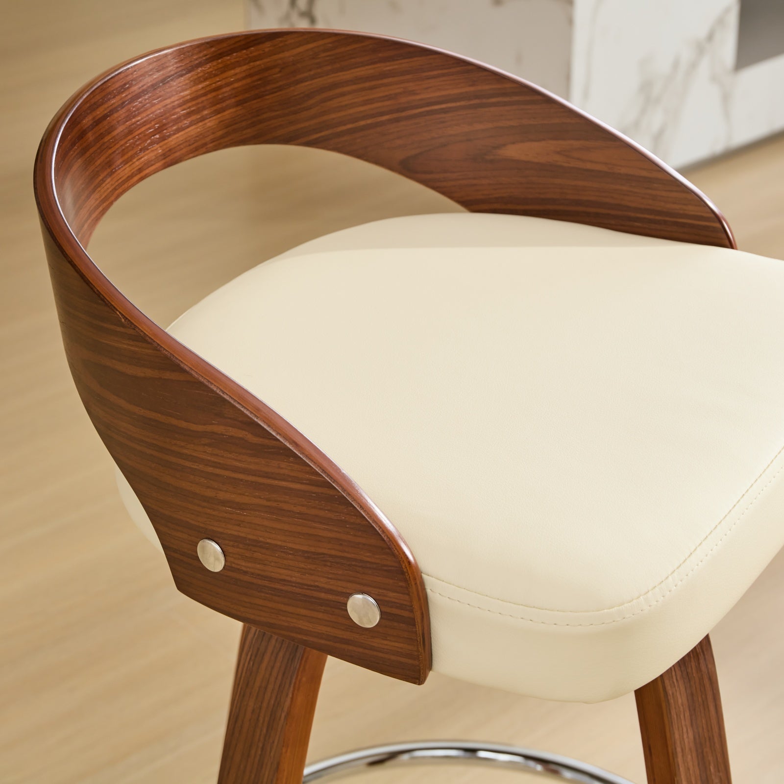 Lot de 2 chaise de bar Pivotants Hauteur Standard 63 cm, Dossier Bas en Bois Teinté Noyer, Tabouret de bar avec Assise en Noir Simili-Cuir Confortable - 6