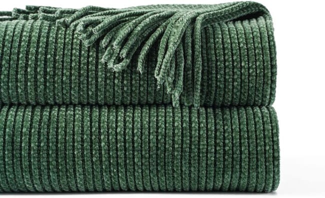 Amélie Home Coperta decorativa in stile bohémien, realizzata a mano, a righe colorate, con nappe, morbida e leggera, per divano, sedia, letto, in autunno, 127 x 152 cm, verde salvia Amélie Home Coperta decorativa in stile bohémien, realizzata a mano, a righe colorate, con nappe, morbida e leggera, per divano, sedia, letto, in autunno, 127 x 152 cm, verde salvia