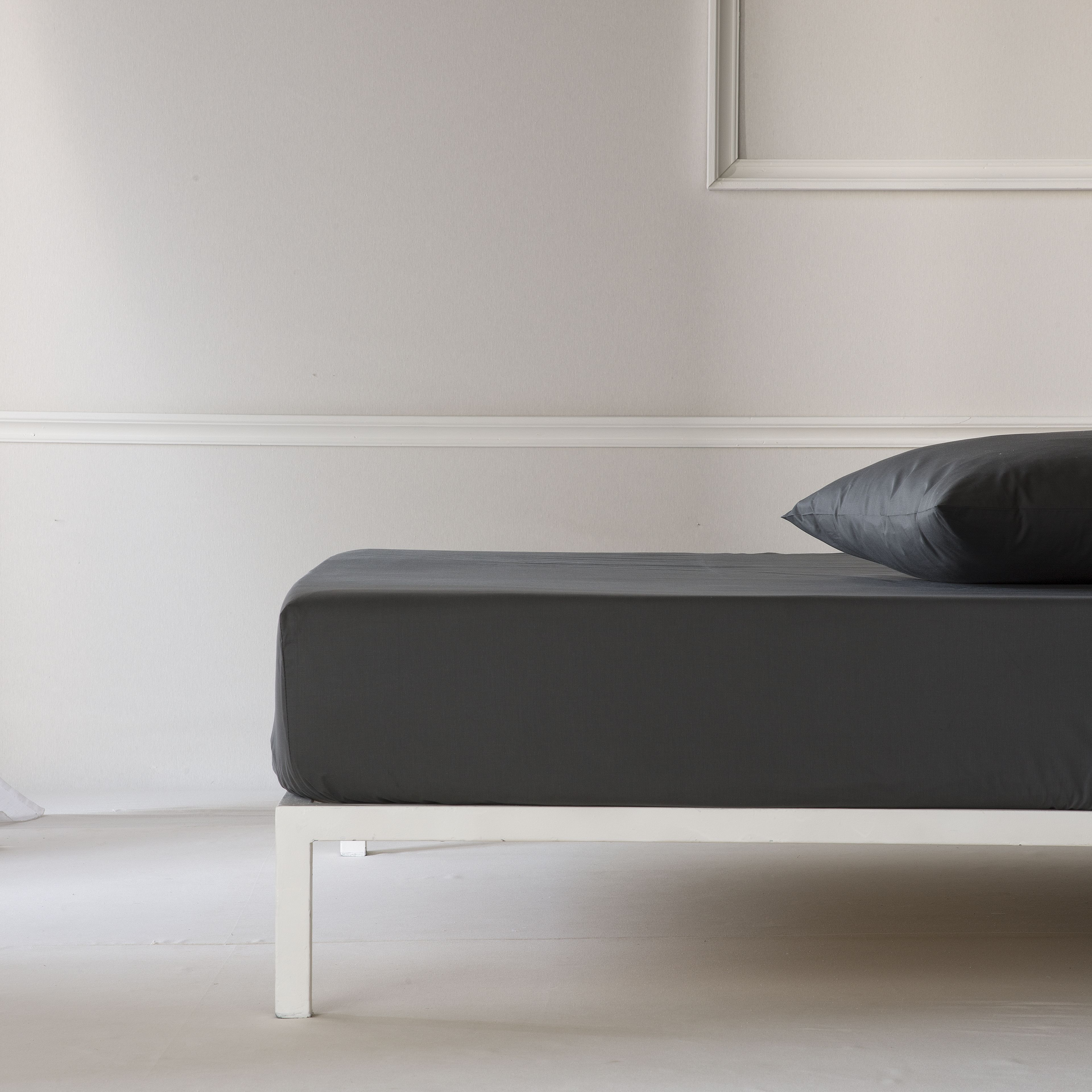 Sábana bajera ajustable lisa antracita cama 200 cm - 200x200 cm, algodón 200 hilos.