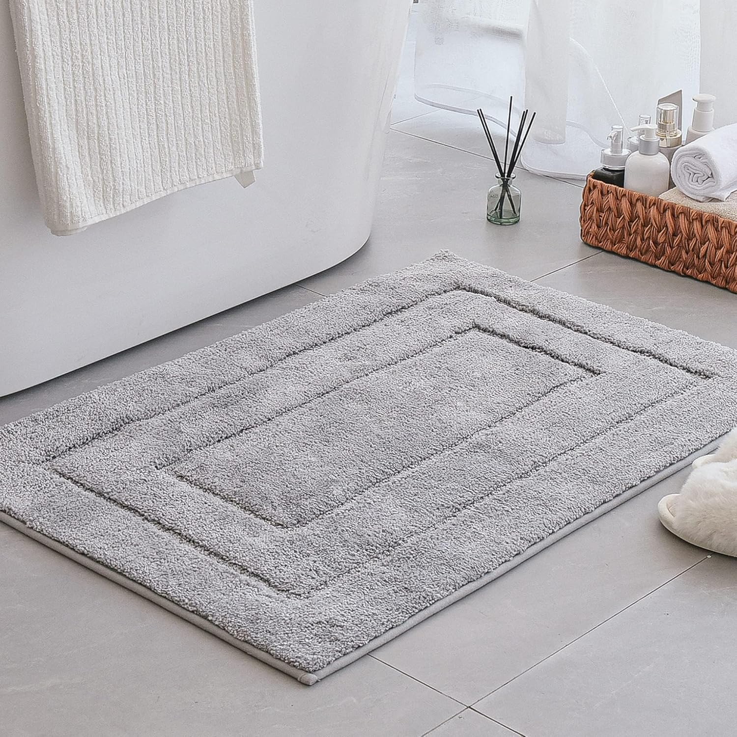 Tappetino Da Bagno Antiscivolo OLANLY 50x75 Cm - Microfibra Morbida Assorbente - Lavabile In Lavatrice - Grigio