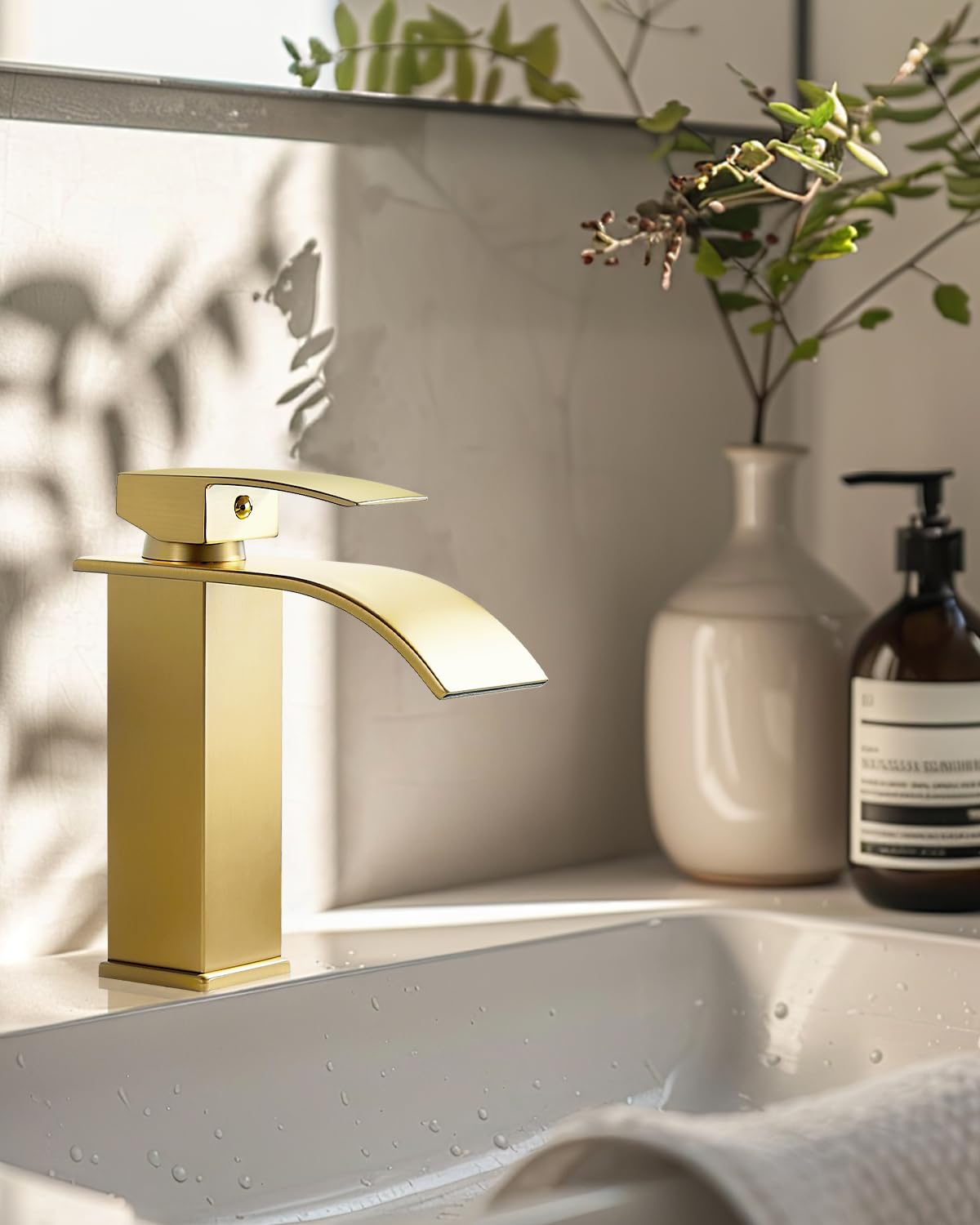 Robinet cascade salle de bain doré,mitigeur en laiton sans tirette,hauteur sous bec 107 mm,style moderne et élégant pour vasque ou lavabo - 2