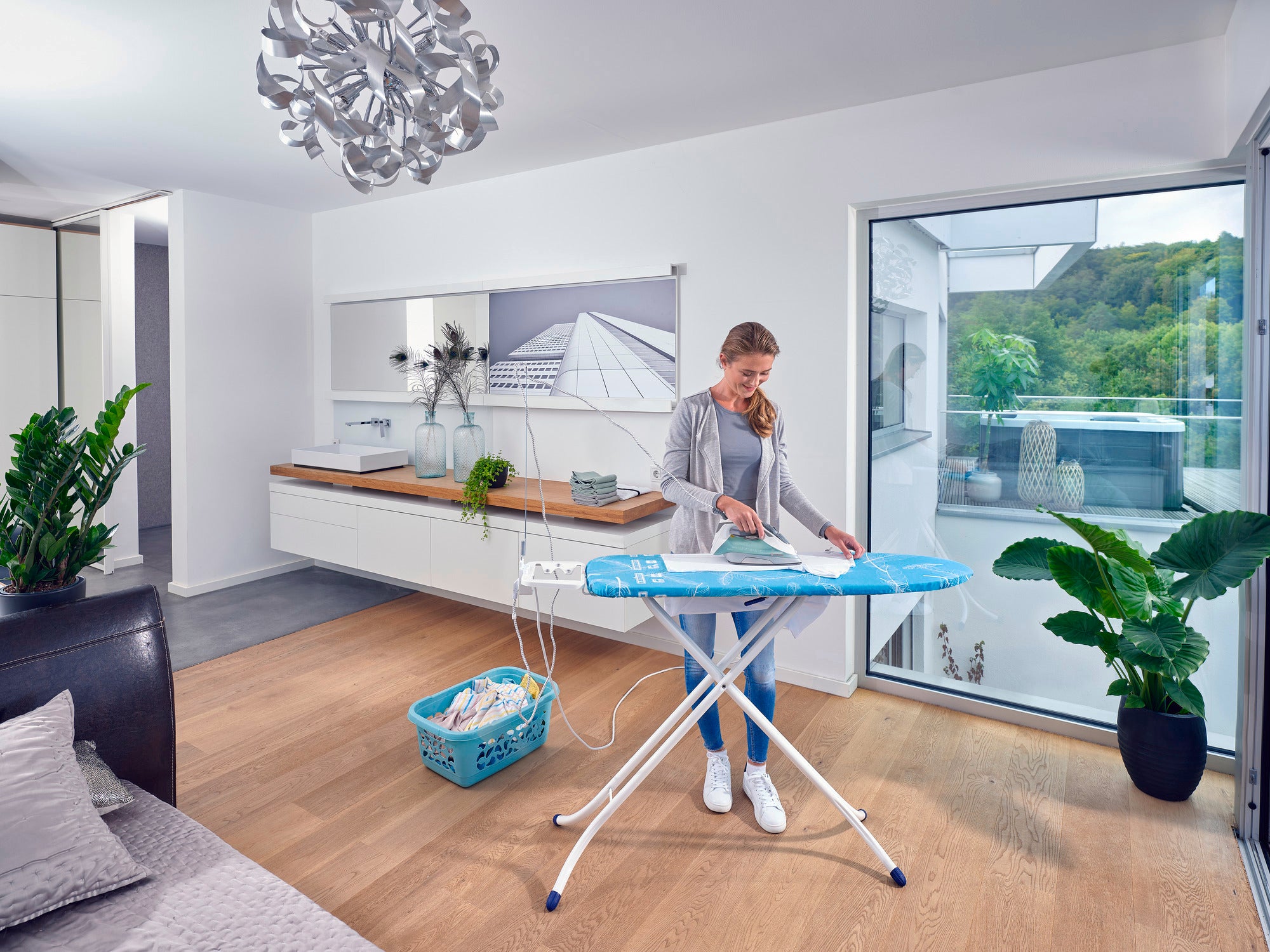 Table à repasser Air Board M Compact Plus 72586 Leifheit, table de repassage 120 x 38 cm, planche à repasser multi accessoires - 2