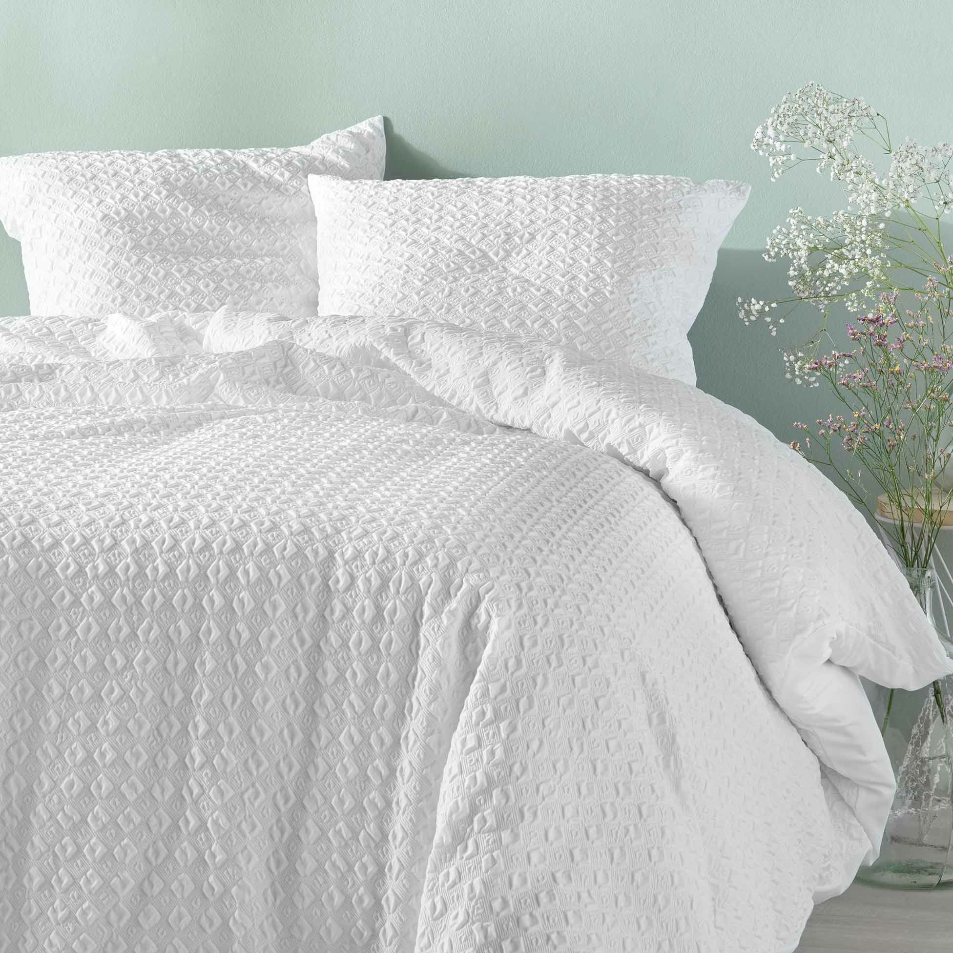 Housse de couette 240 x 220 cm – Microfibre gaufrée ultra douce – Blanc – Effet relief chic + 2 taies - 2