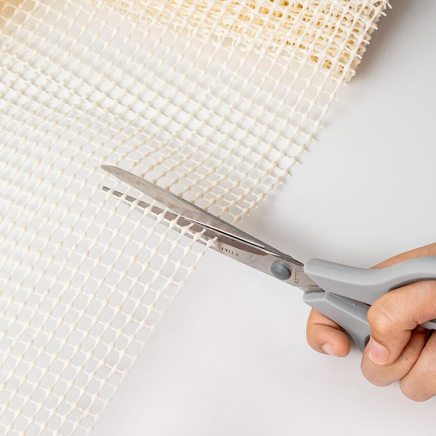 Filet Antidérapant en Gomme H120 cm Par Mètre Sous Tapis Nappe Tiroirs Découpable - 4