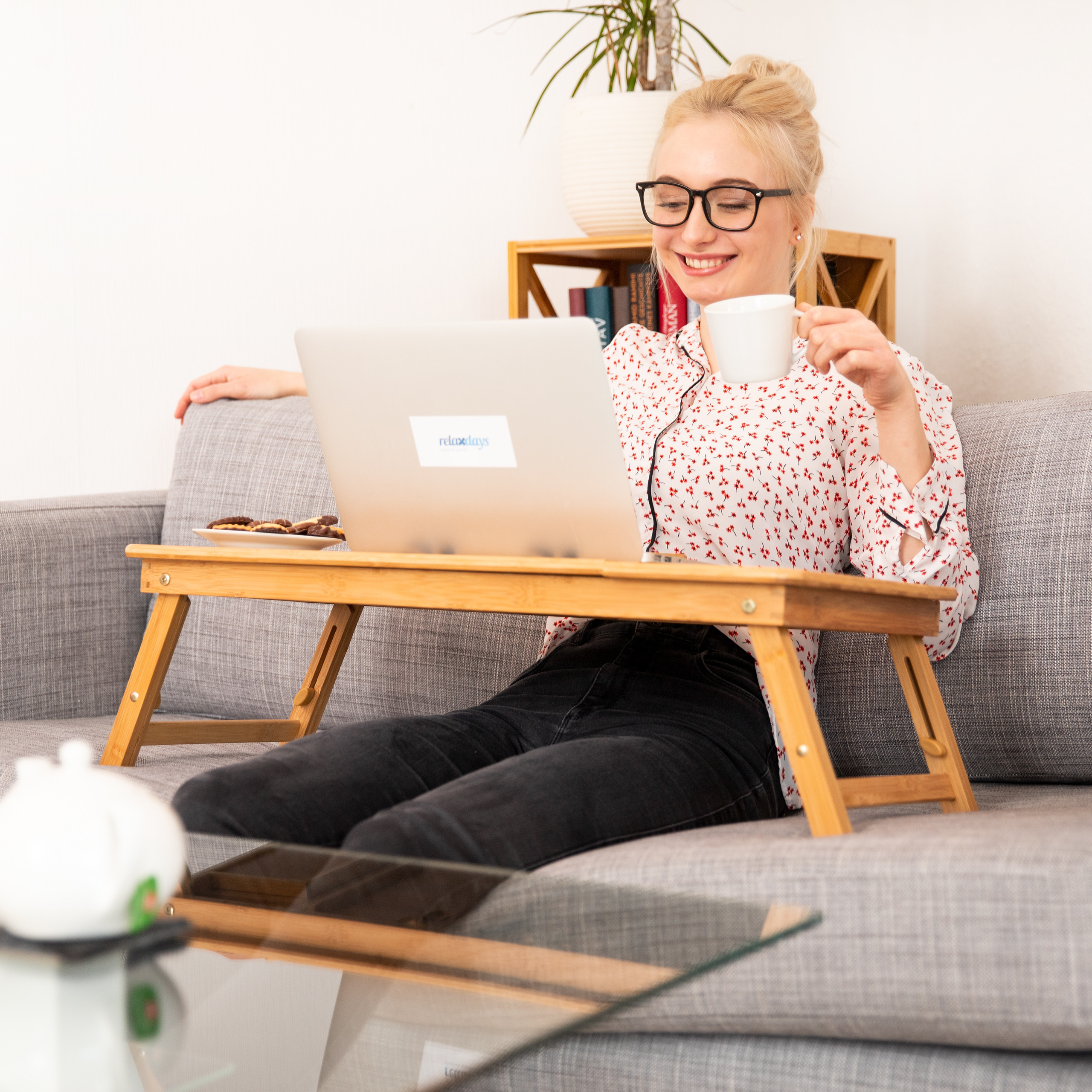 Mesa Para Portátil Relaxdays De Bambú XL - Altura Ajustable 5 Niveles, Reclinable, 49x90 Cm