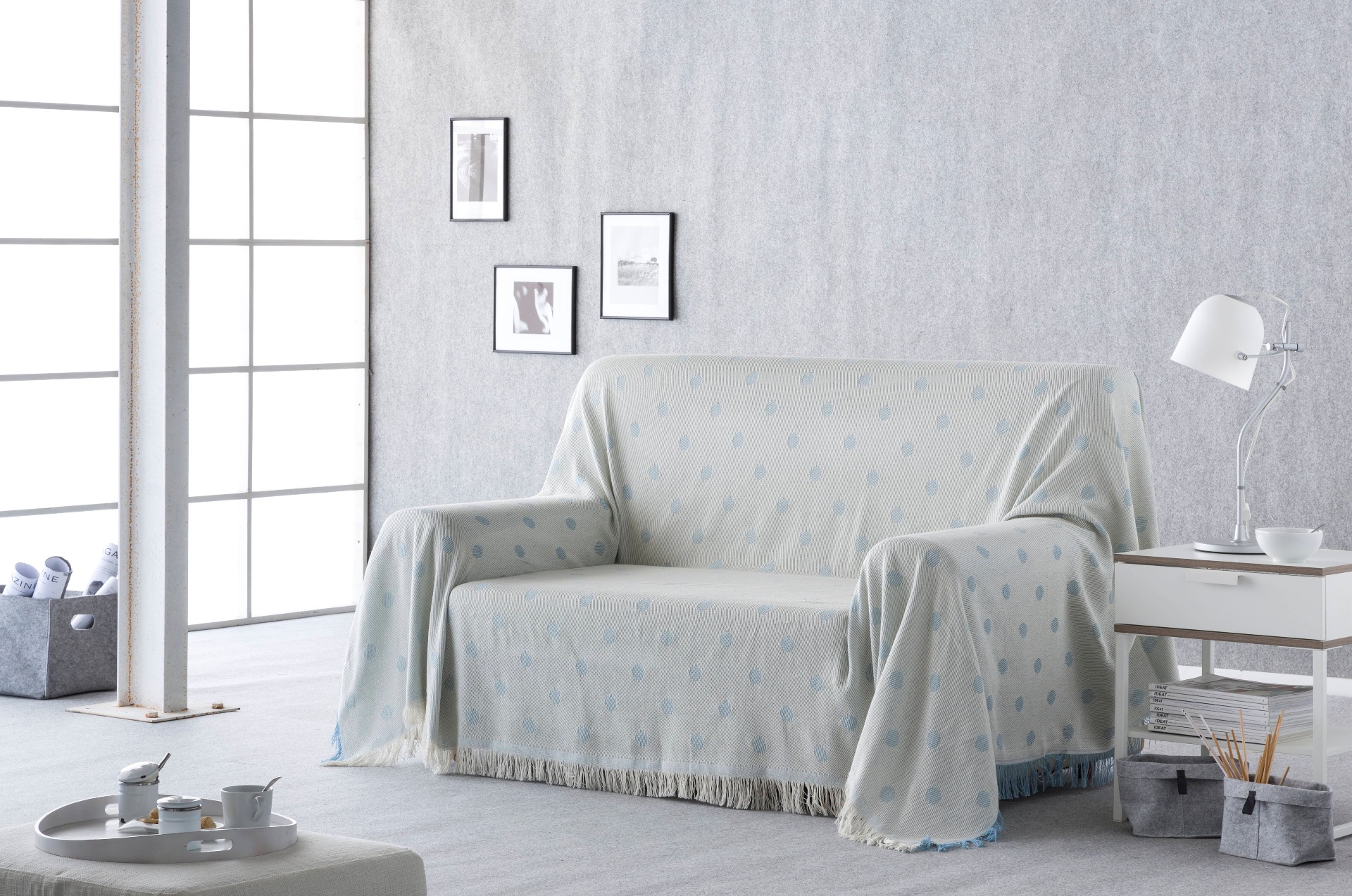 Estoralis | plaid multiusos tejido jacqard | con fleco ( 230x260 cm. anchoxalto ) modelo lunares color celeste
