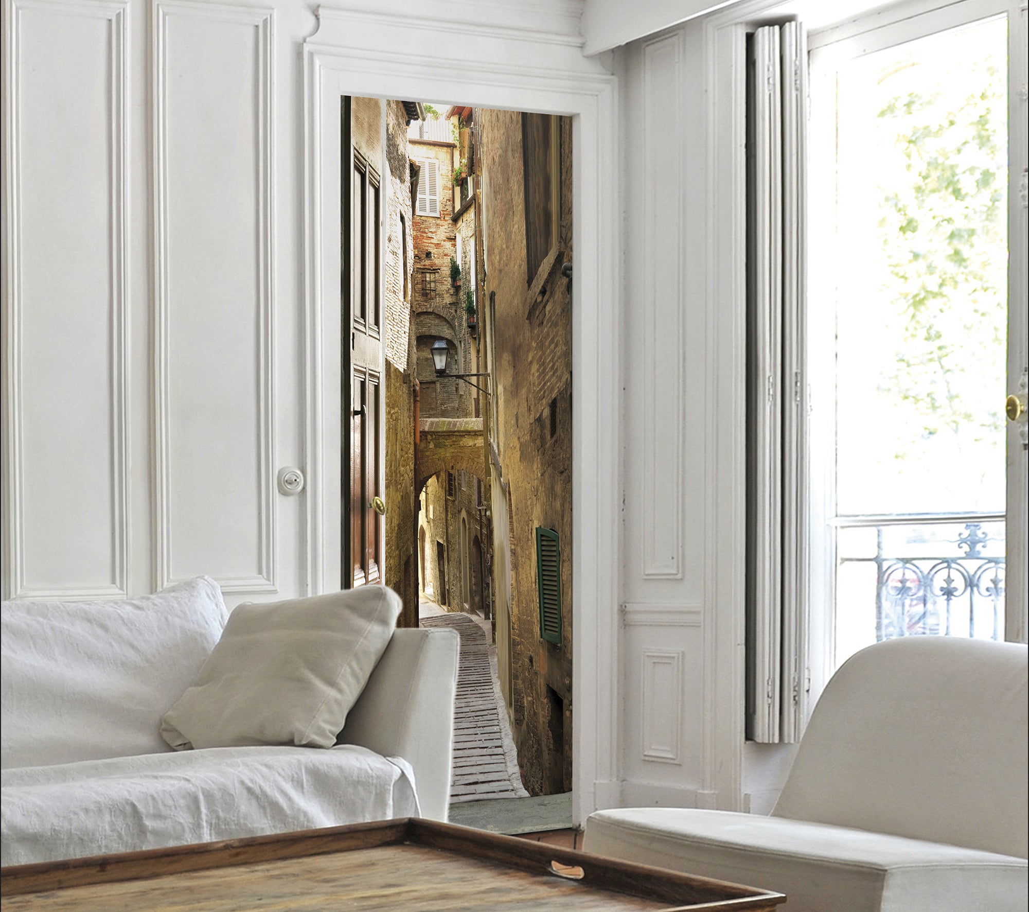 Pegatina decorativa de puerta, trompe l'oeil, puerta de madera en un callejón, adoquines, persianas de madera cerradas, 204 cm x 83 cm