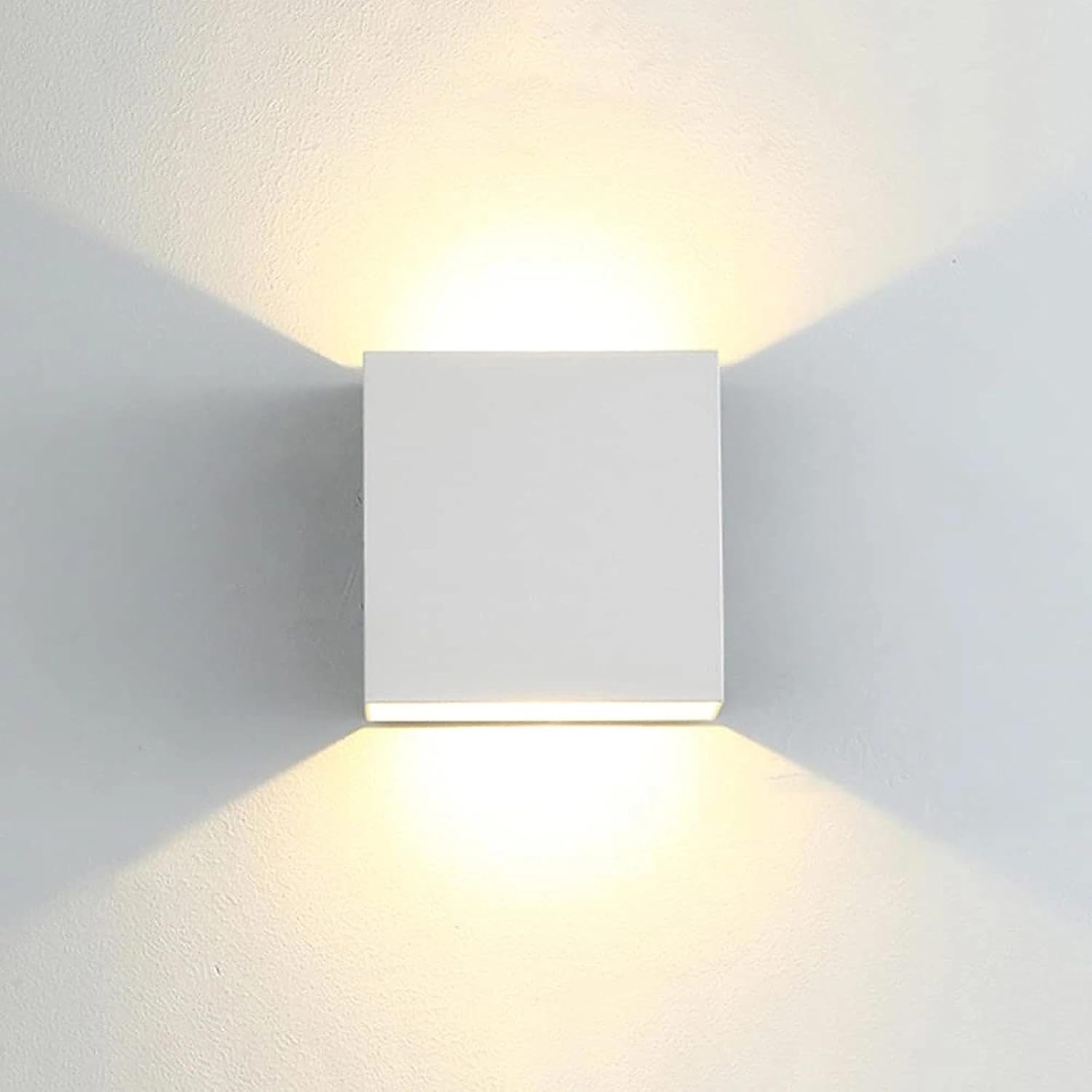 Nowoczesna lampa ścienna LED do wnętrz (biała)