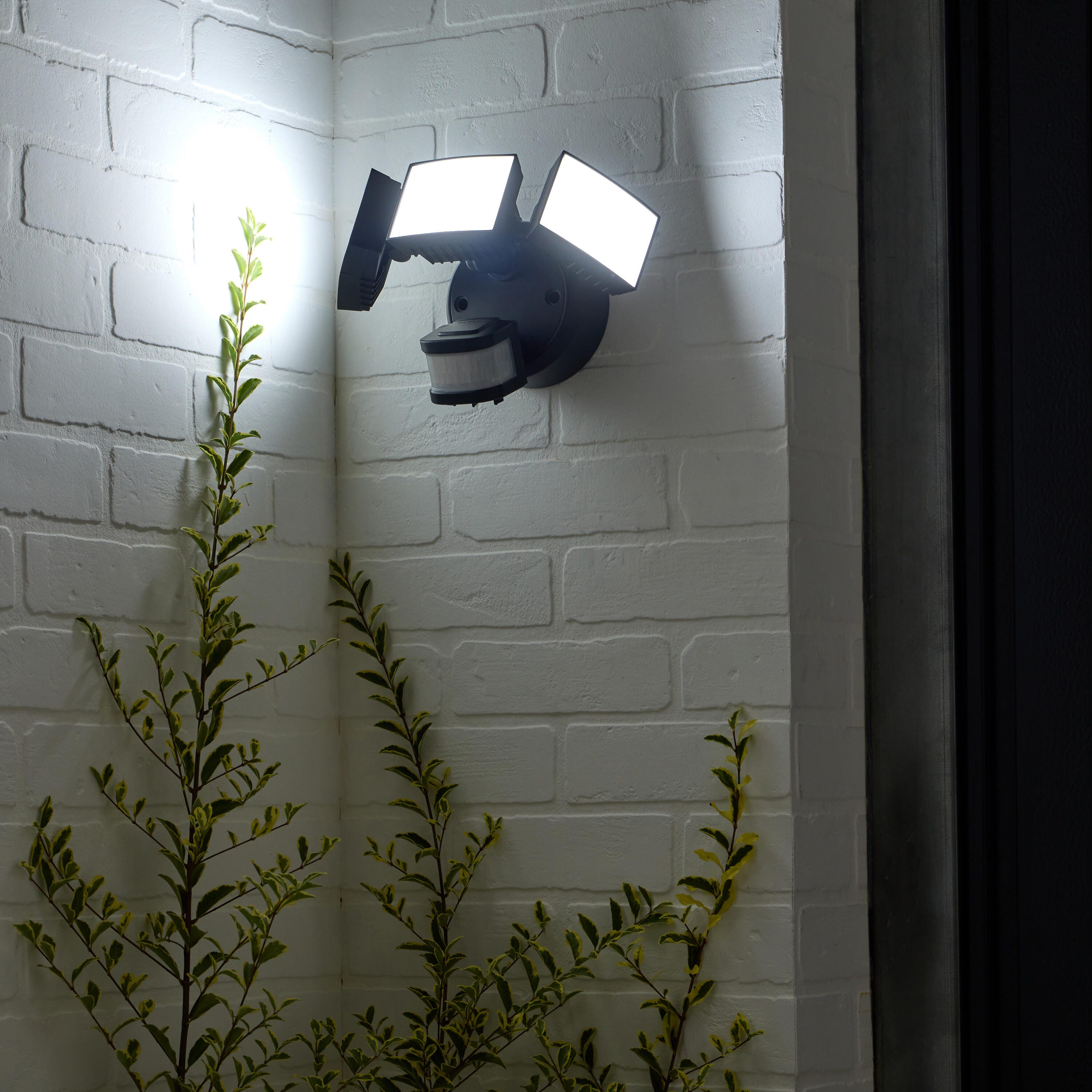 Proiettore LED da esterno con rilevatore, 4200 lumen nero Bastia INSPIRE - 4
