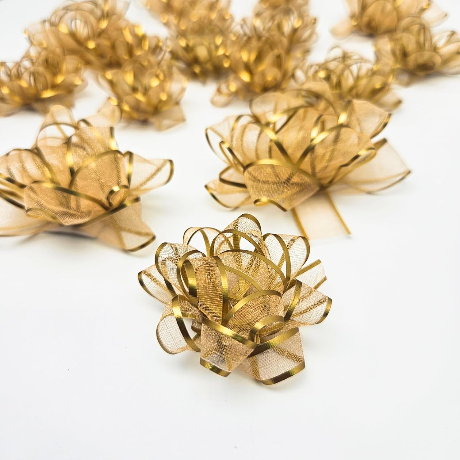 Noeud d'Emballage Cadeau Ruban décoratif Set de 150, Noeuds Cadeaux Auto- Adhésifs, Nœuds de Noël pour Noël Mariage Fête Anniversaire Cadeau, Décoration d'emballage de Cadeau d'anniversaire de Noël