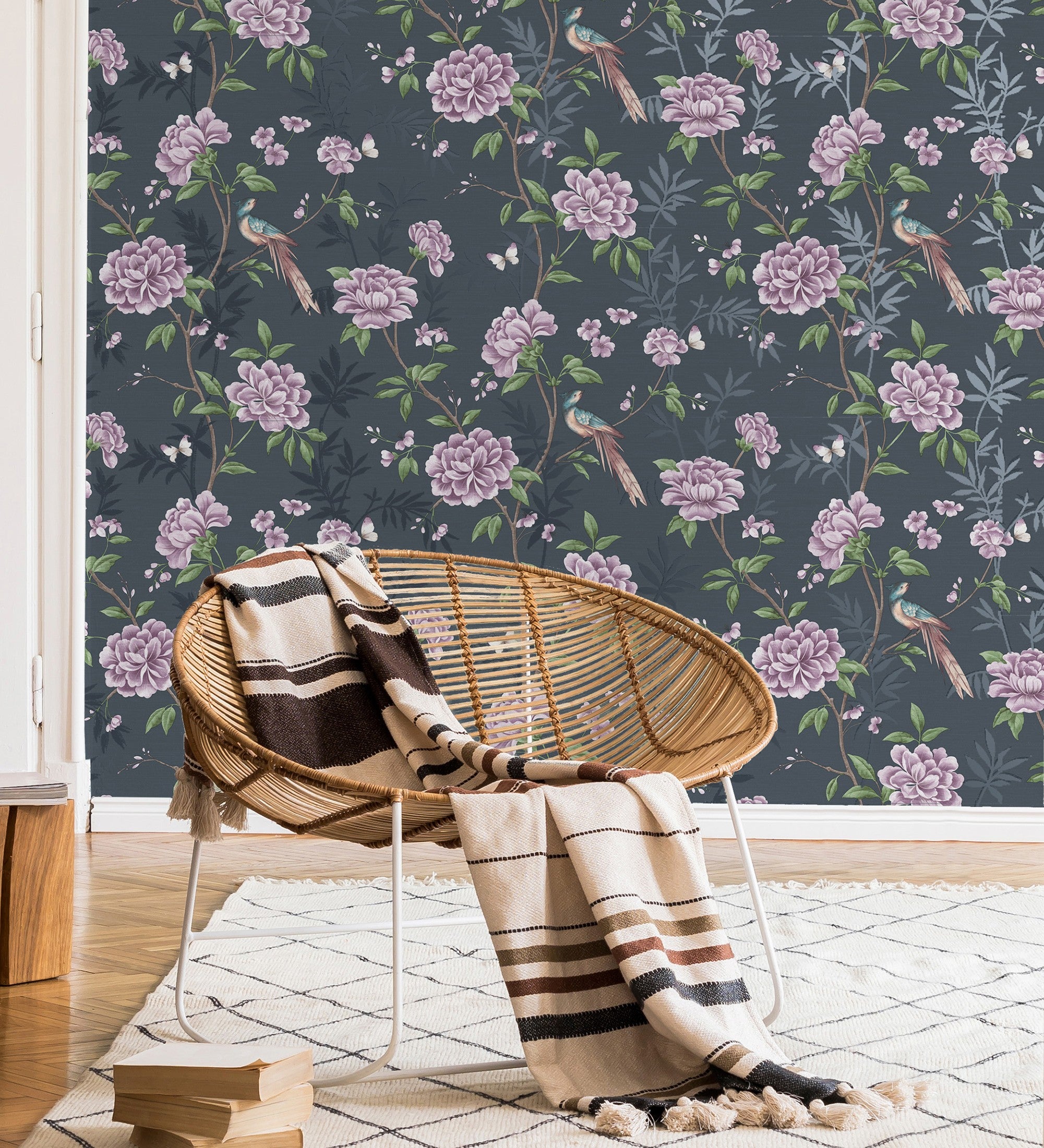 Papier peint d'oiseaux et fleurs sur fond texturé effect fibre végétale bleu - Nora Garden 681987 de GAULAN - Rouleaux de 10 m x 0,52 m - 4