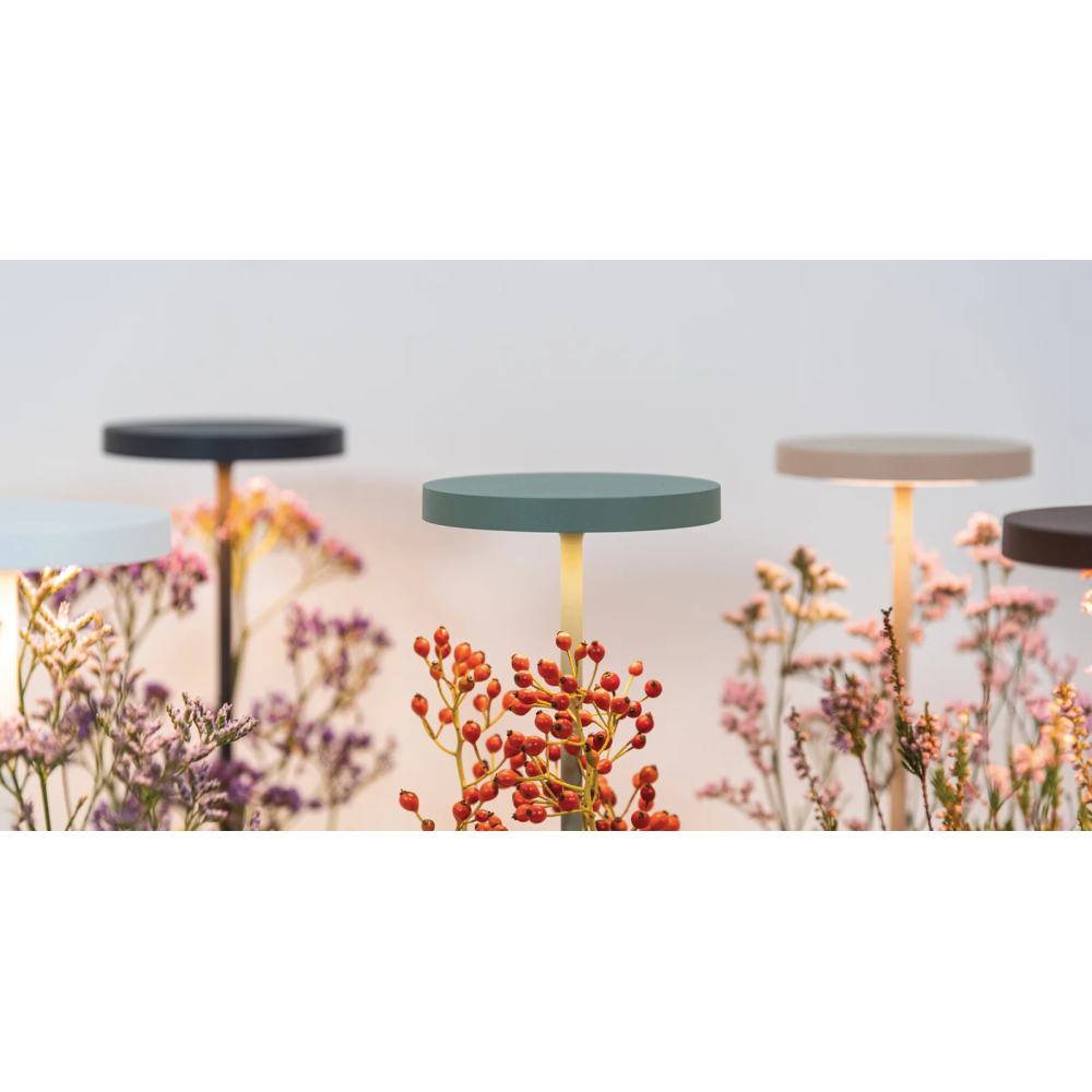 Lampa stołowa LED Poldina Reverso Sand, akumulatorowa i ściemnialna, z czasem pracy baterii do 12 godzin. Nadaje się do użytku na zewnątrz, IP65.