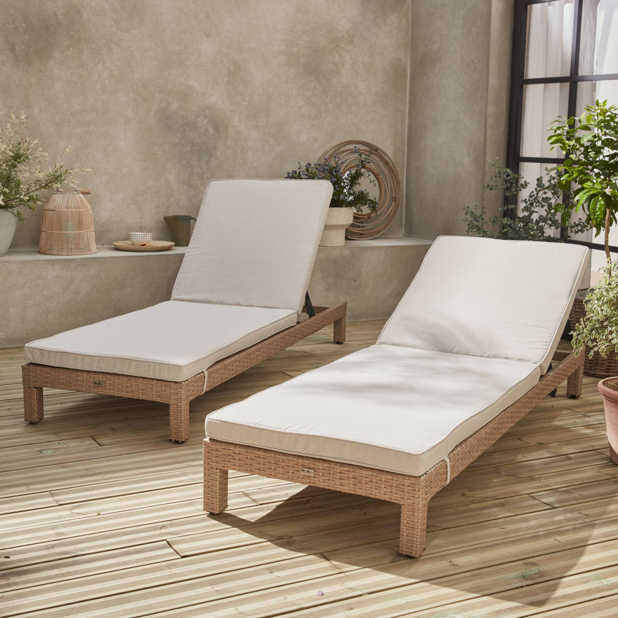 Set de 2 bains de soleil en résine tressée. transats - Pisa x2 - Naturel. Coussins beige PISA - 2