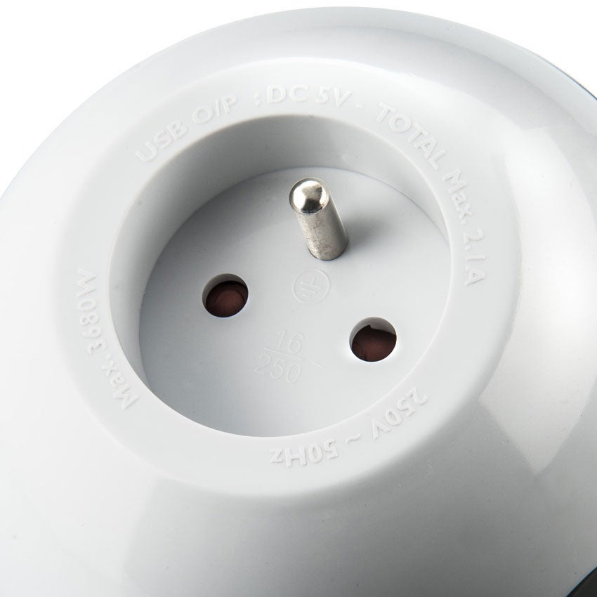 Multiprise WATT&CO Design Ronde avec prises 16A, 1 prise 6A, 2 USB et Bouton MARCHE ARRET - 3