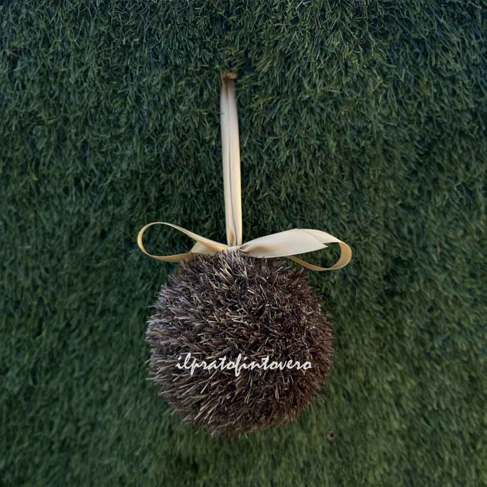 Palla di Natale in erba sintetica marrone Ø 12 cm - 2