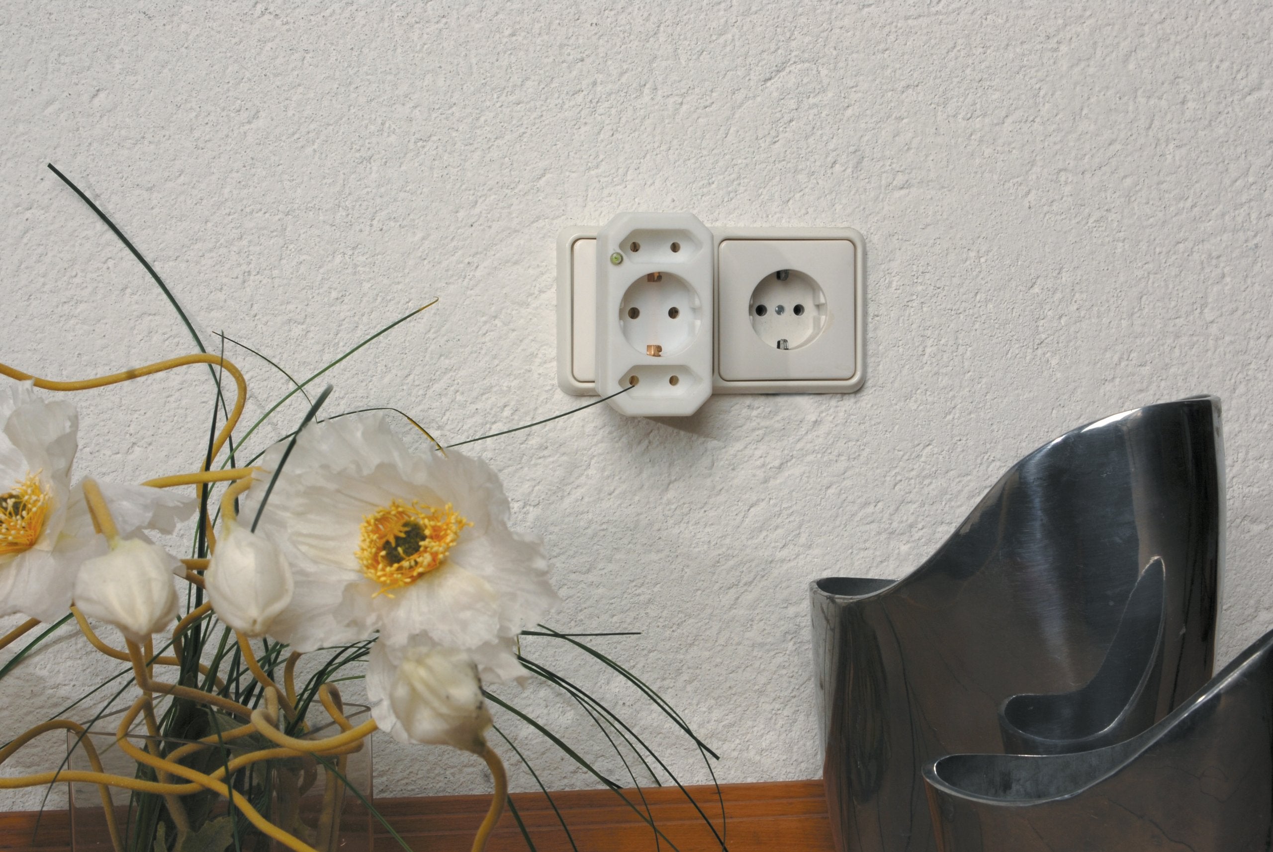 Unitec 44512 Filtro per sovratensioni, 1 presa schuko, 2 europee - 2