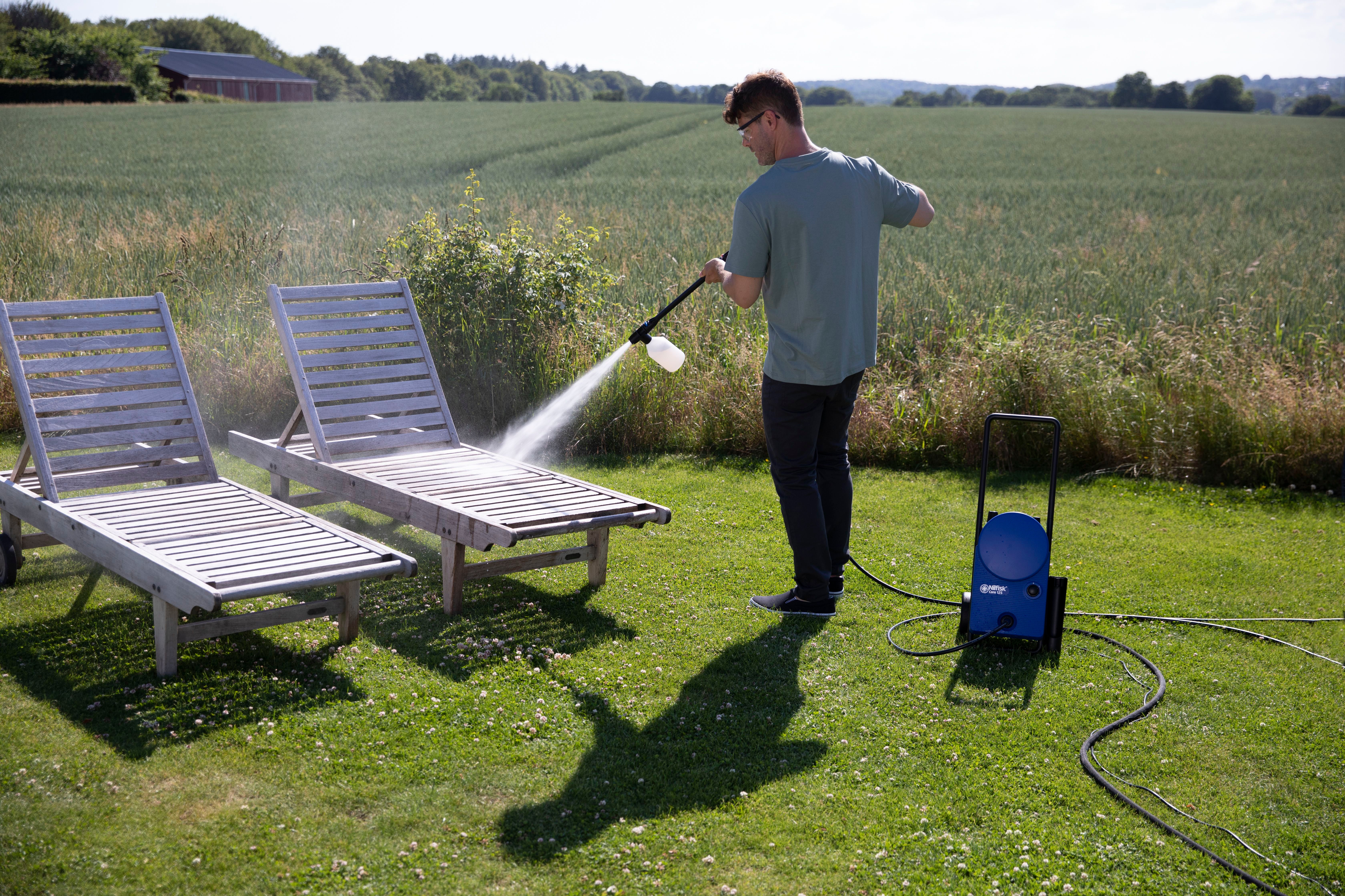 Nilfisk Core 125-5 Home Nettoyeur Haute Pression – 125 bar, 1400 W – Avec Nettoyeur Terrasse et Brosse Fixe Courte – Pour Terrasse, Mobilier de Jardin - 10