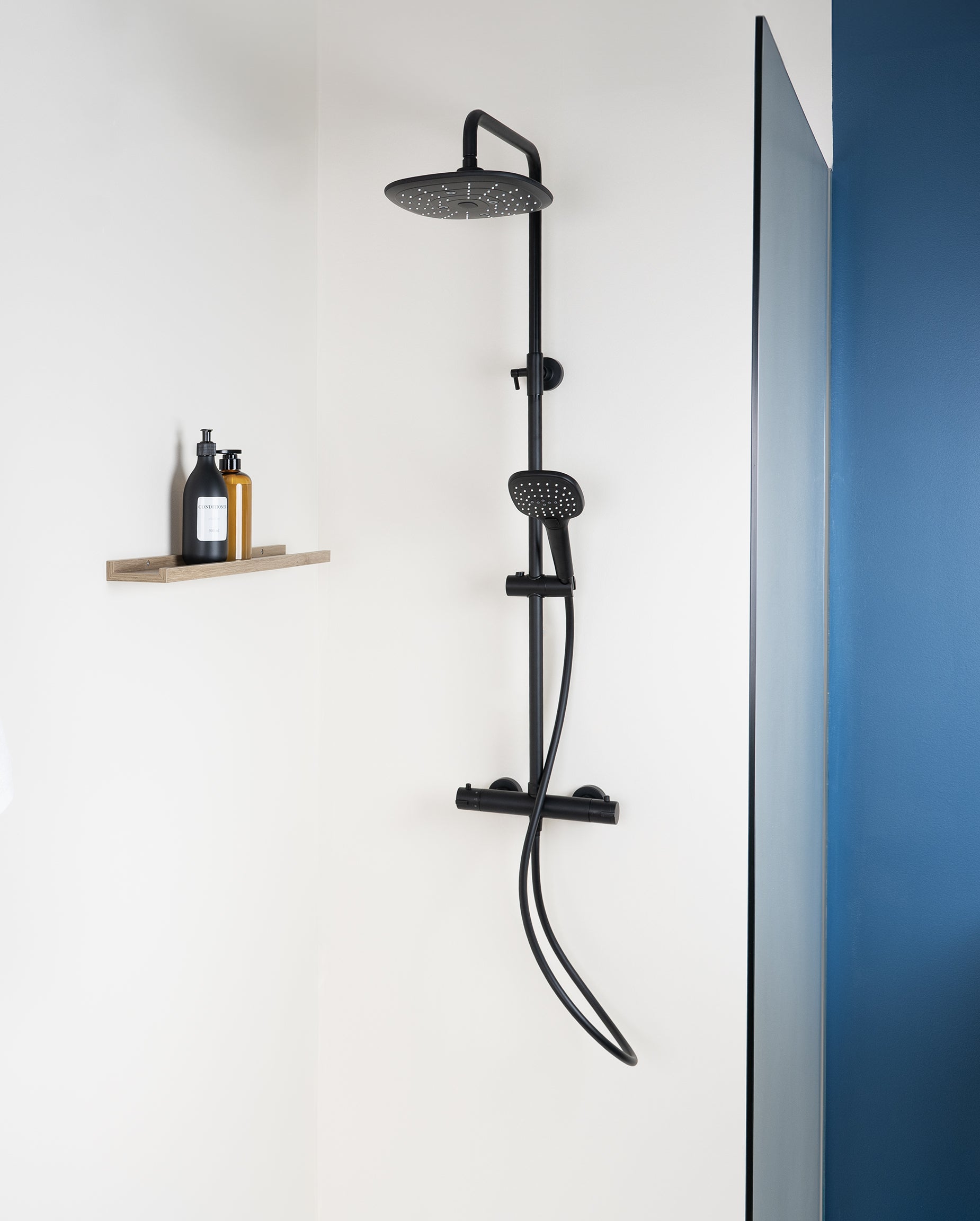 Colonne de Douche Noire avec Mitigeur Thermostatique BERENS by Eurosanit - 2