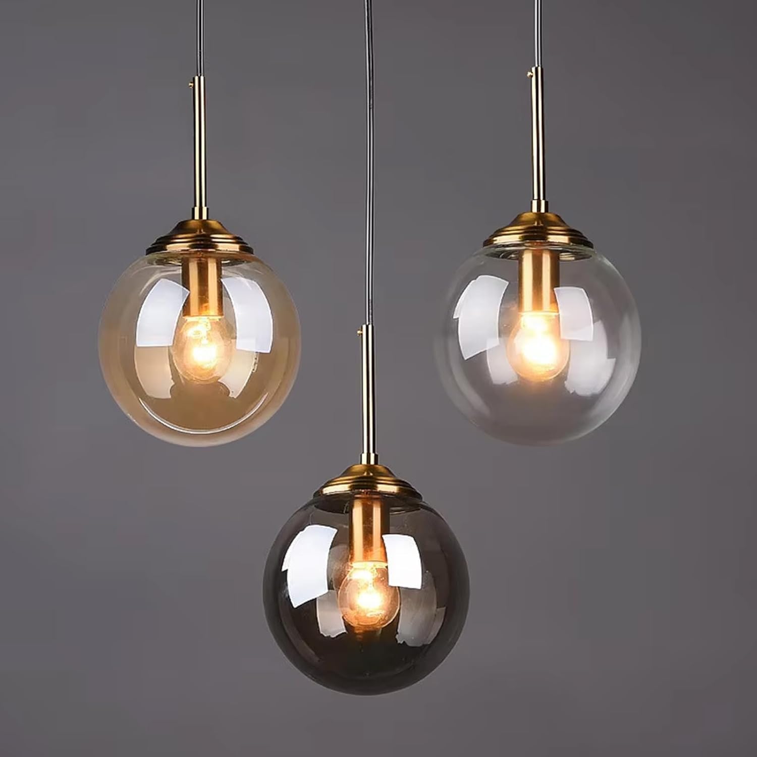 Lustre industriel rétro en laiton, 3 ampoules, sphères en verre ambré, lustre à grappes, culot E27. - 2