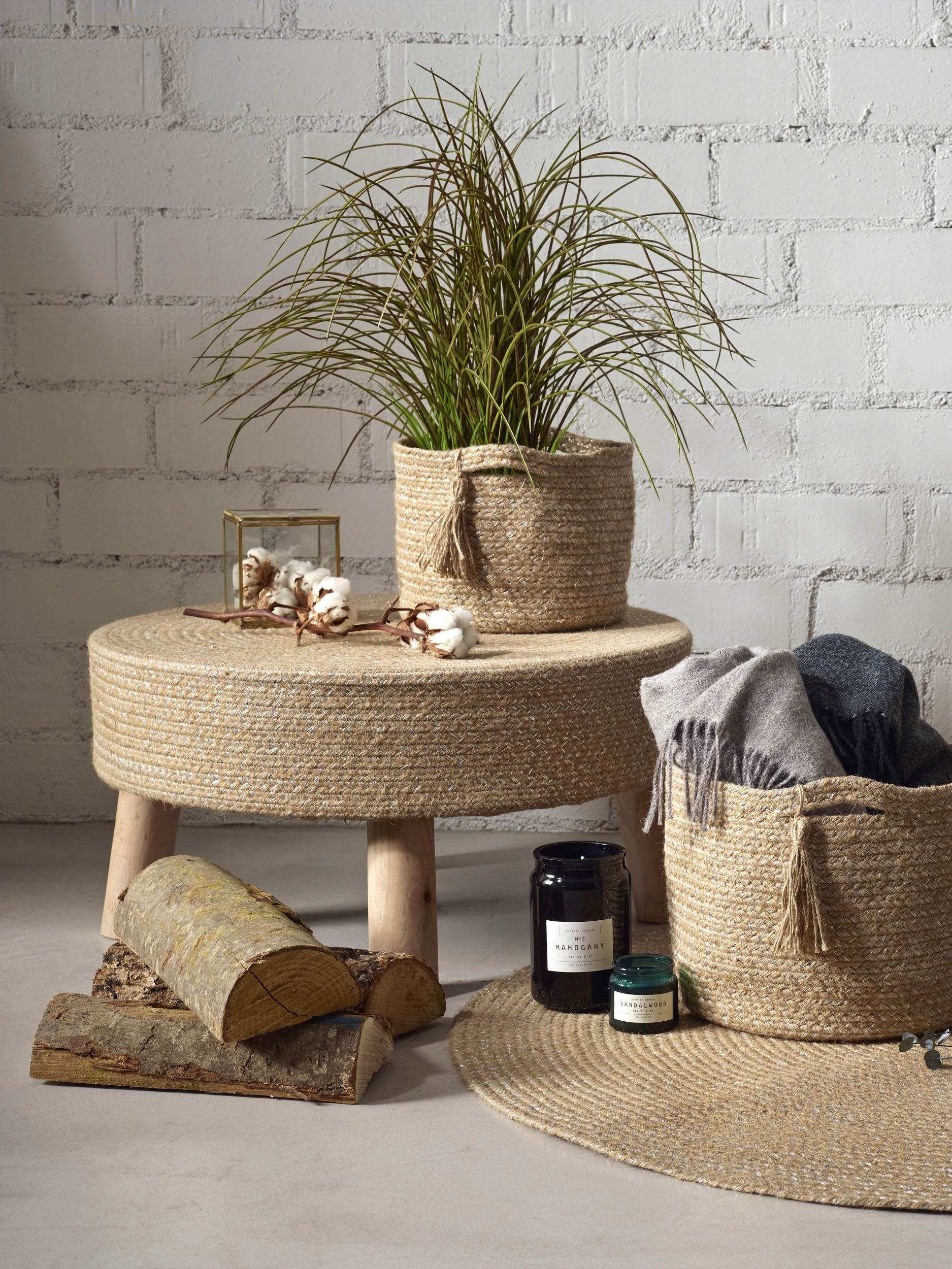 Table d’appoint Cris 60x60x30 cm – Bois naturel et plateau en jute tressé, durable et élégant - 3