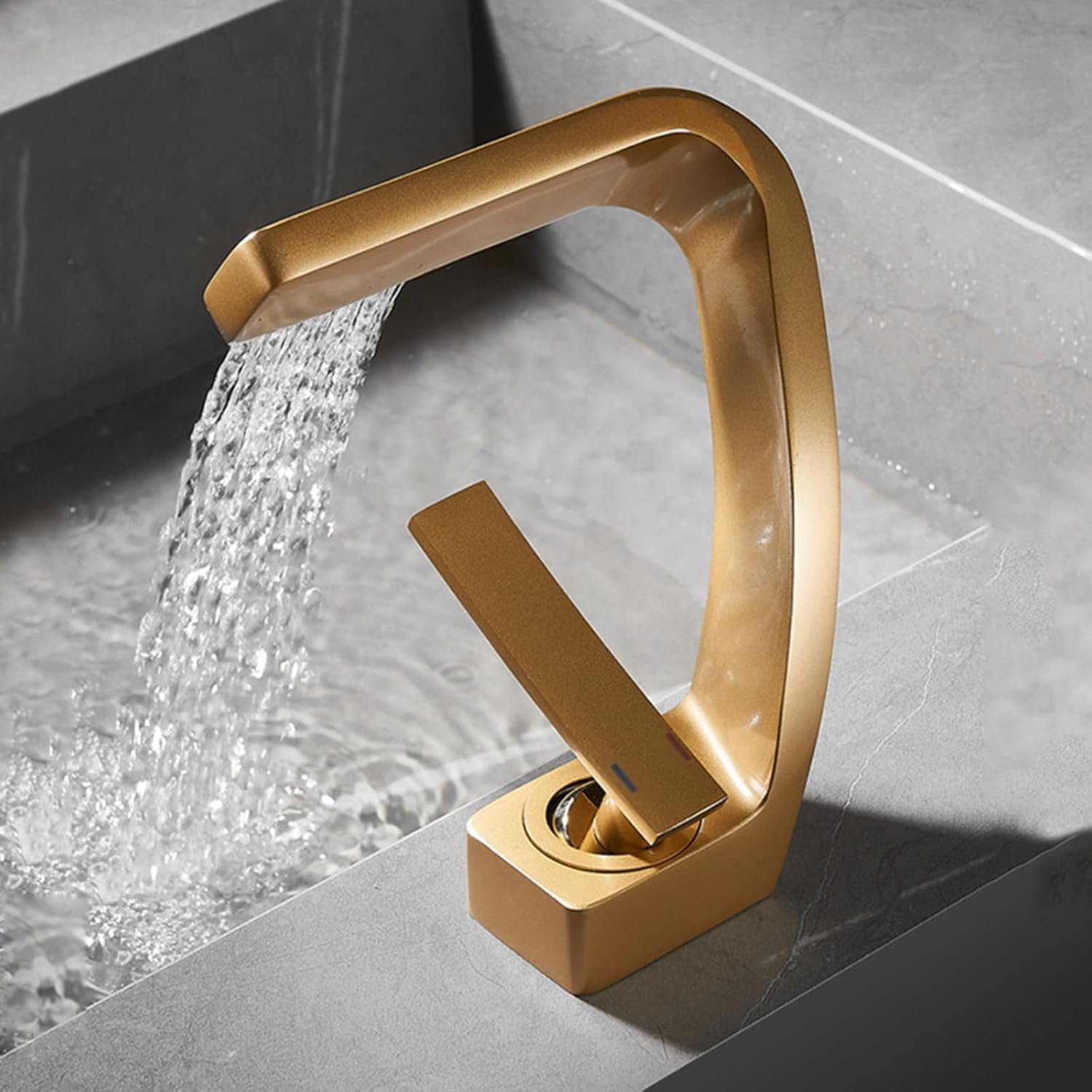 Mitigeur de lavabo en laiton doré brossé avec valve en céramique à arc bas pour salle de bain - 4