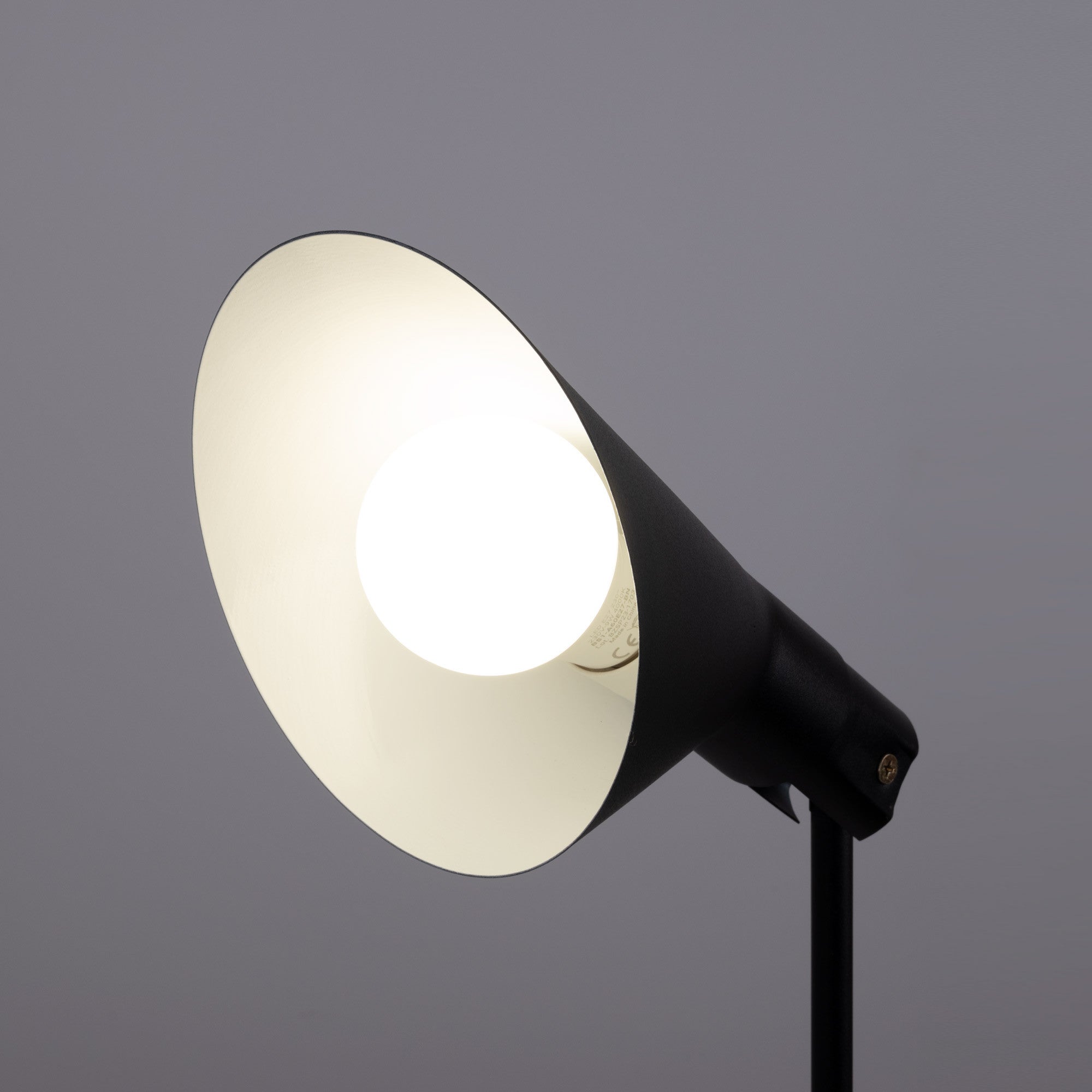 Ampoule LED E27 A60 - 9W - Blanc Froid - 2