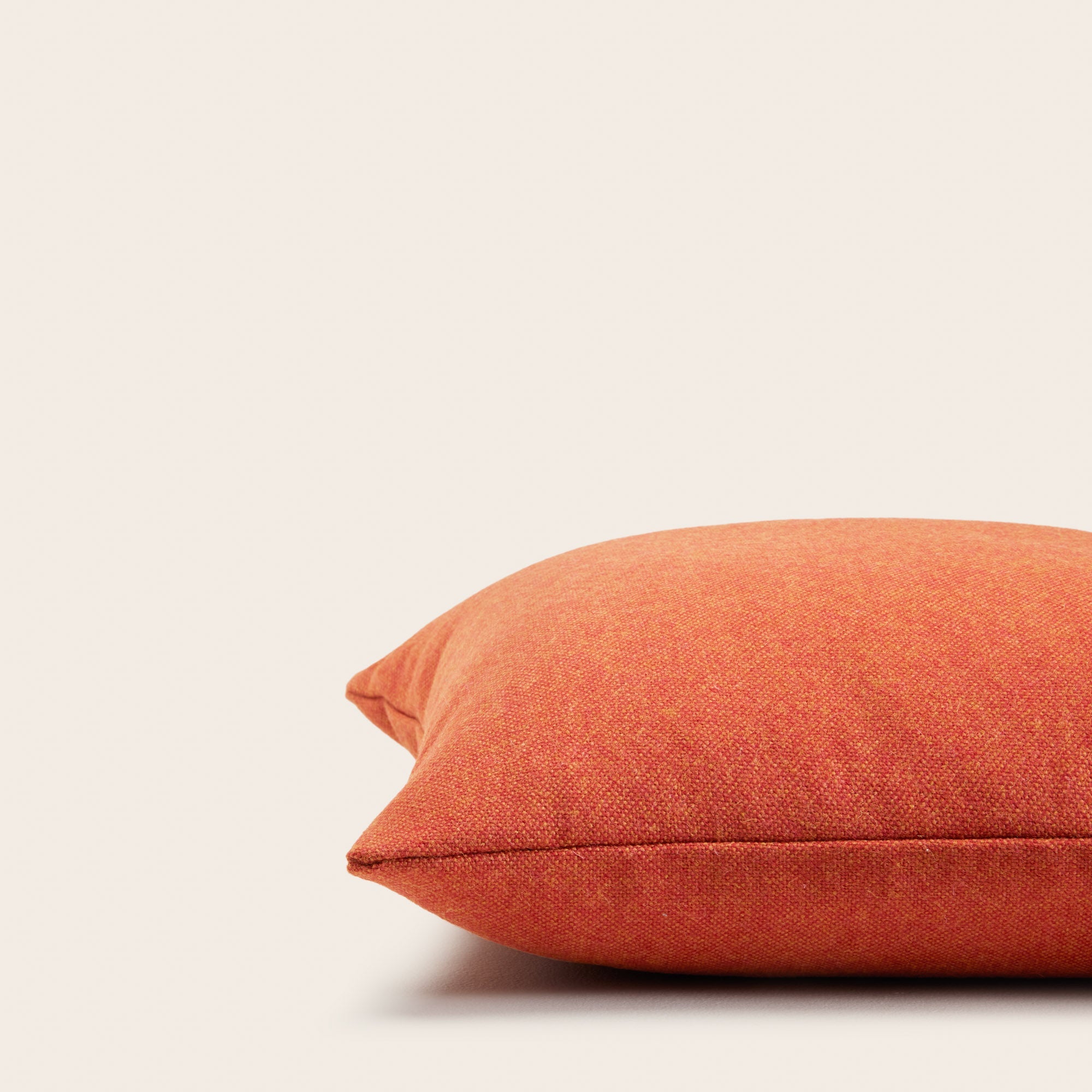 Housse de coussin en 100% laine Orange MARCELO 50x50 cm - 3